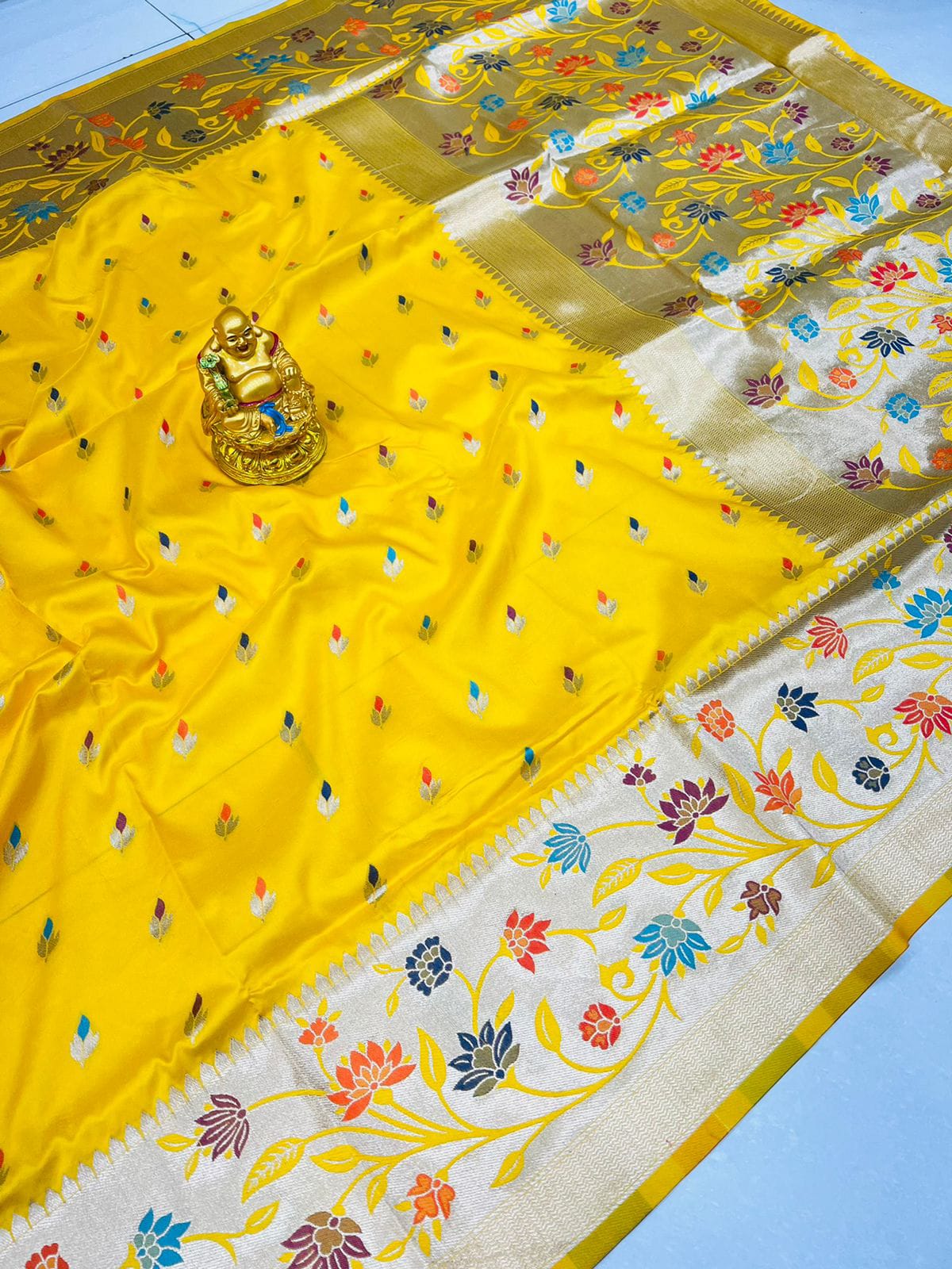 Angelic Yellow Paithani Silk Saree With Blissful Blouse Piece
