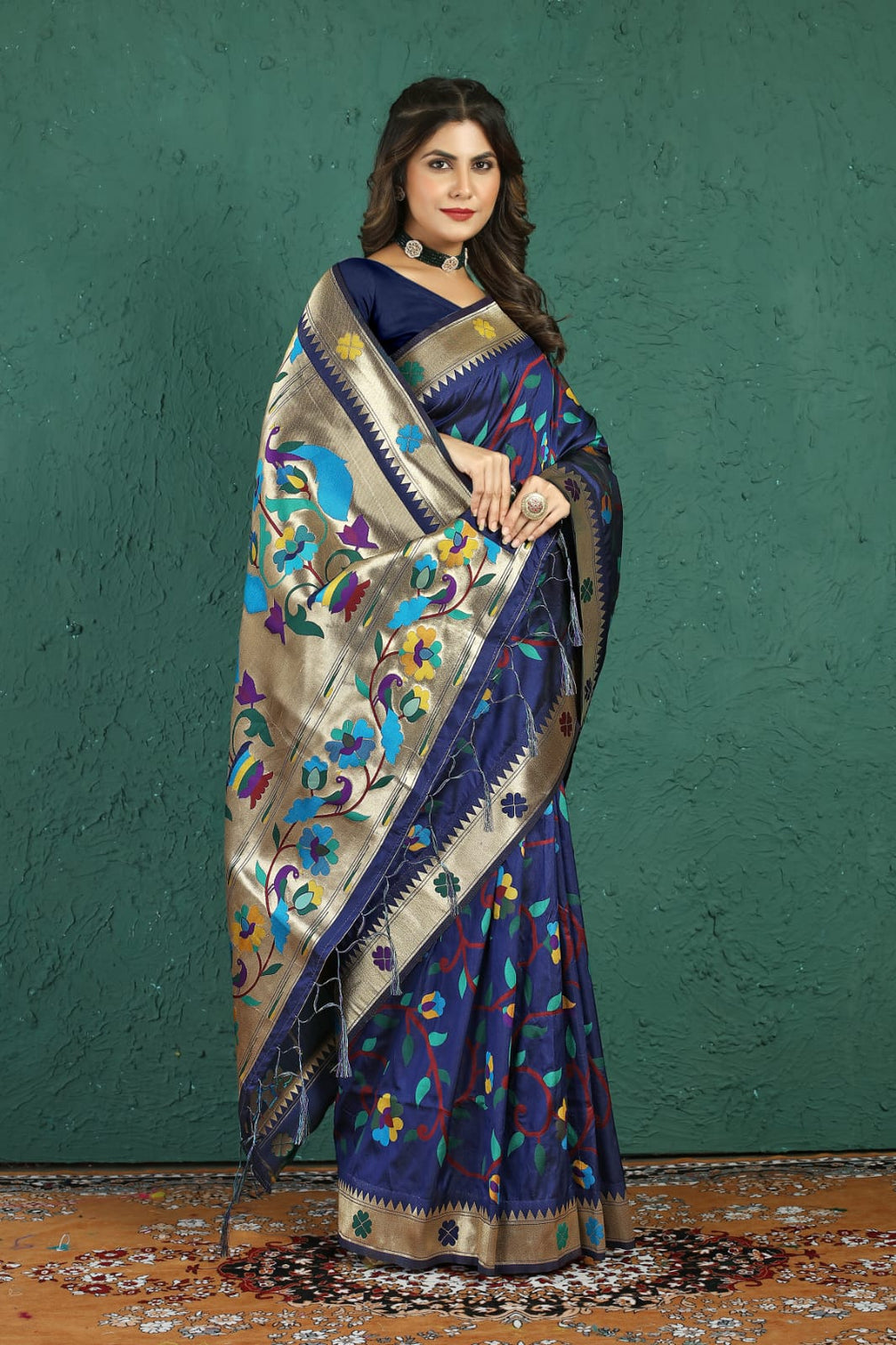 Surreptitious Navy Blue Paithani Silk Saree With Magnetic Blouse Piece