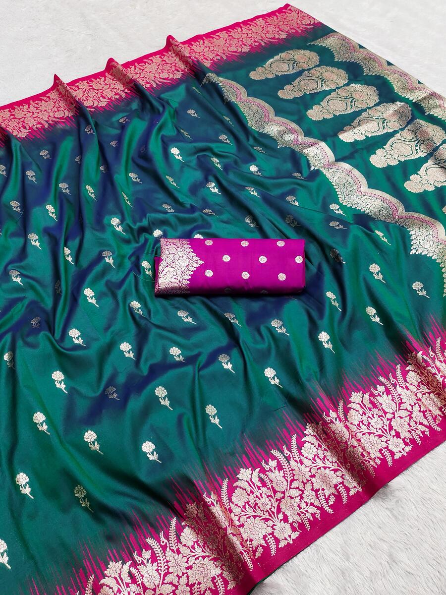 Resonant Dark Green Pure Zari Weaving Banarasi Silk Saree With Enthralling Blouse Piece