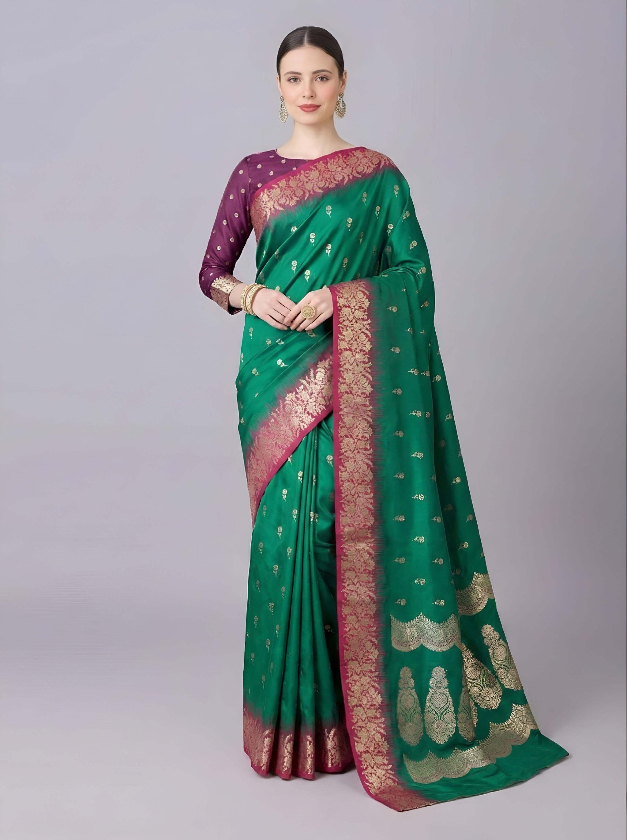 Glorious Green Pure Zari Weaving Banarasi Silk Saree With Glamorous Blouse Piece