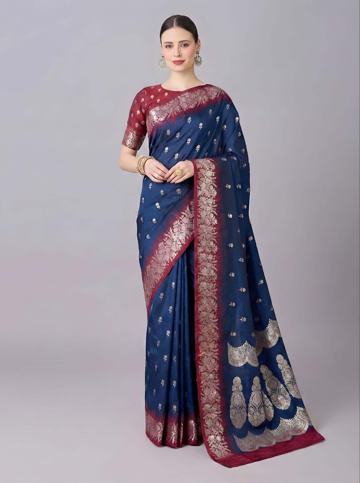 Staggering Navy Blue Pure Zari Weaving Banarasi Silk Saree With Cynosure Blouse Piece