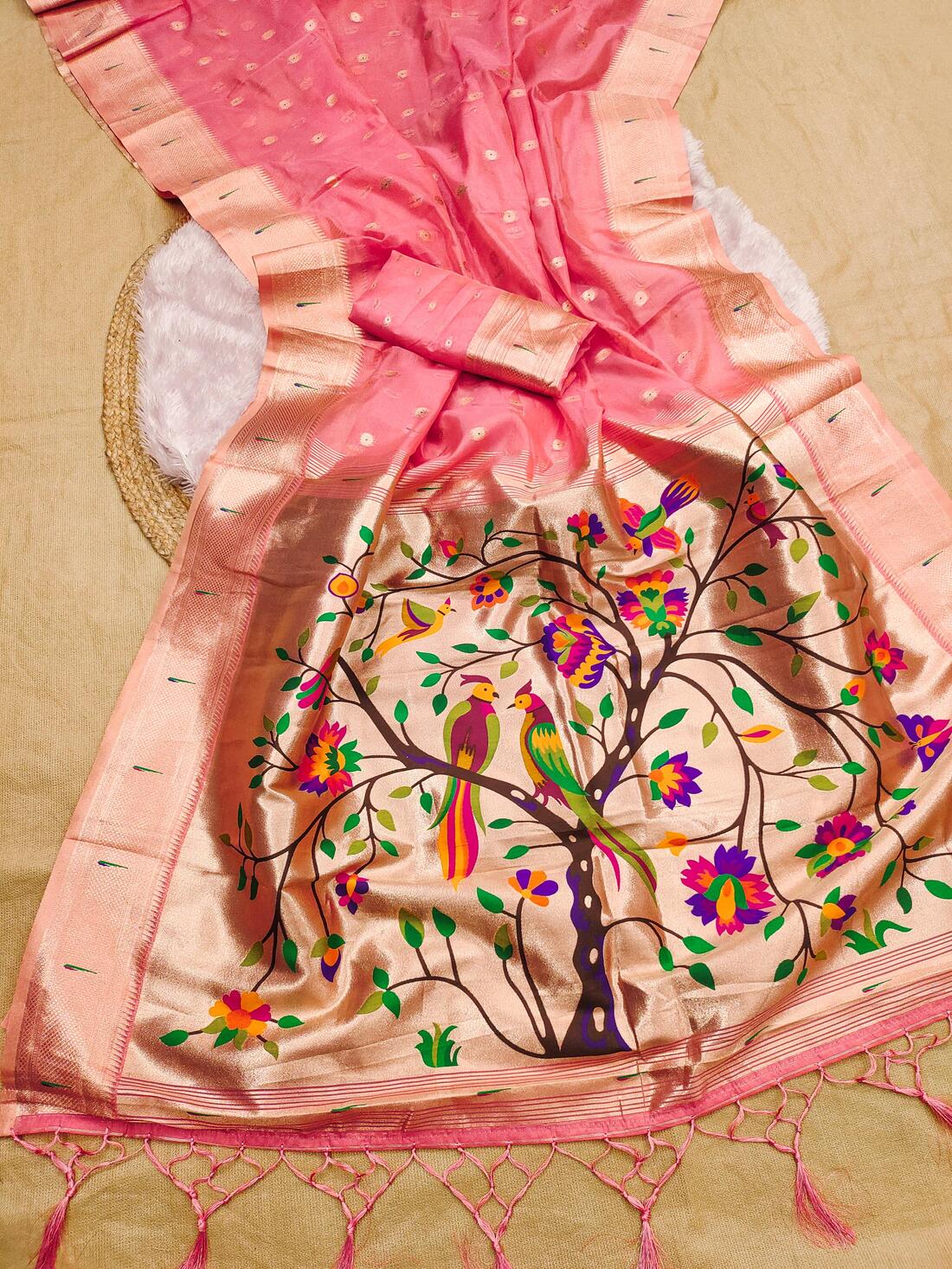 Panache Pink Paithani Silk Saree With Ravishing Blouse Piece