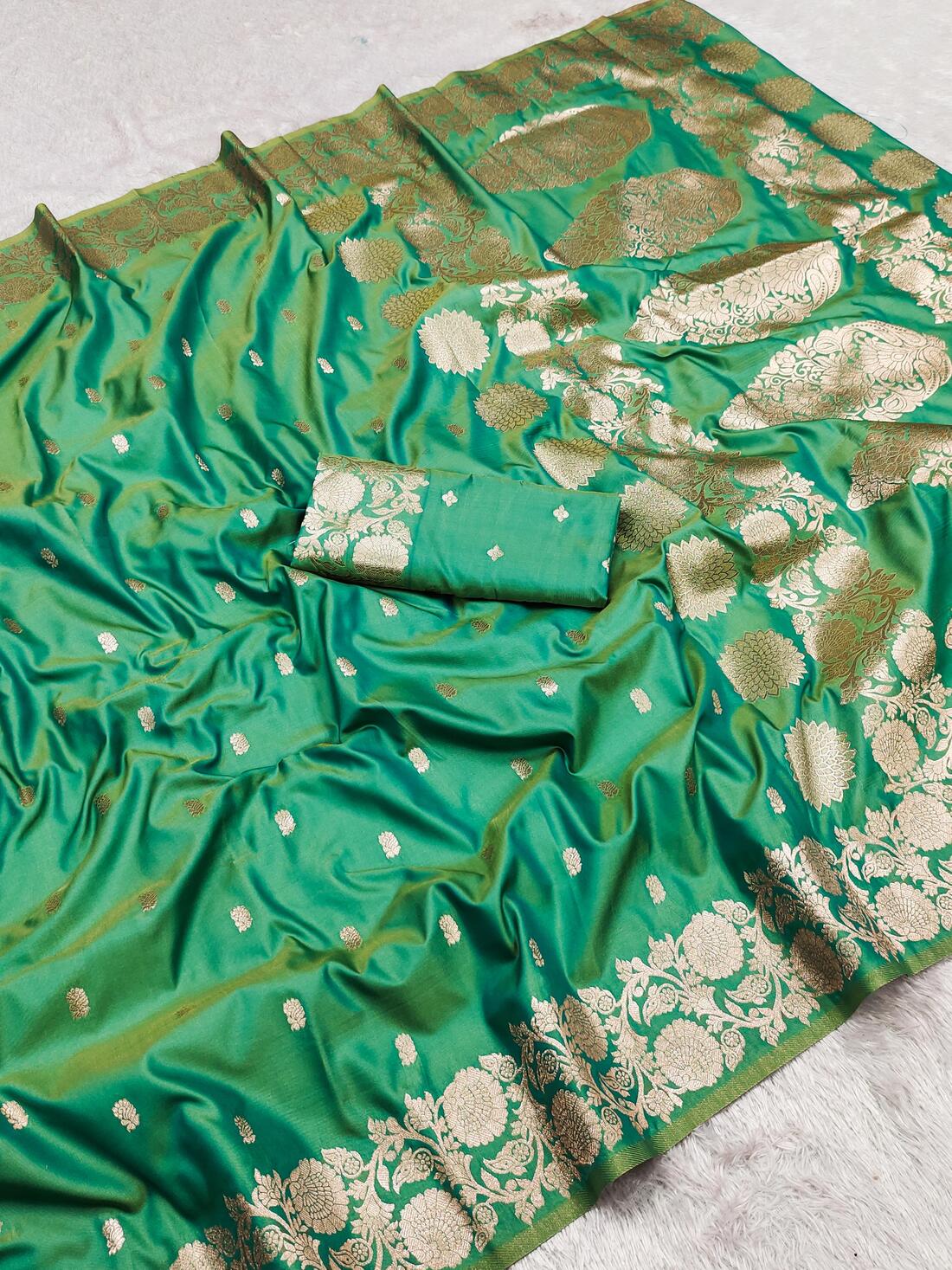 Imaginative Green Soft Banarasi Silk Saree With Beauteous Blouse Piece