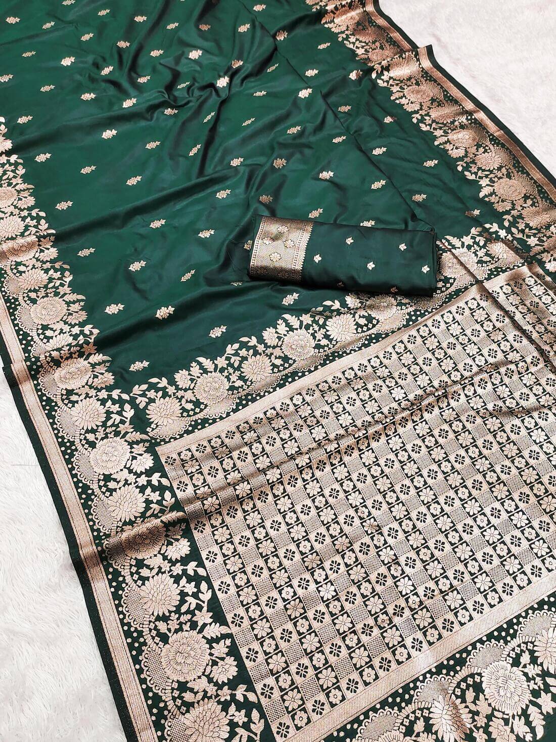 Angelic Dark Green Soft Banarasi Silk Saree With Surpassing Blouse Piece