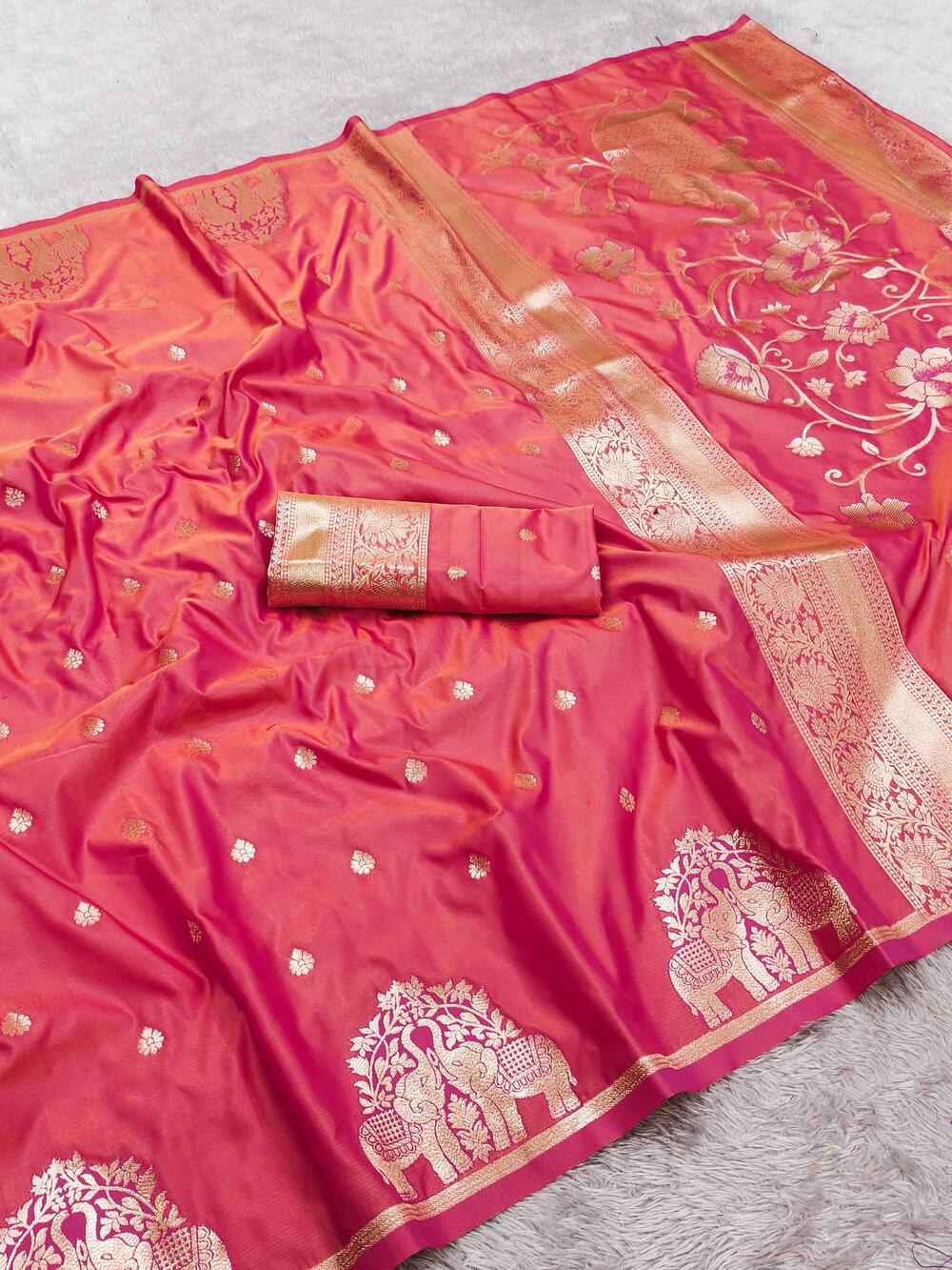 Confounding Pink Pure Zari Weaving Banarasi Silk Saree With Ephemeral Blouse Piece