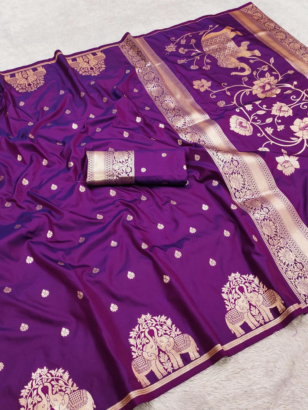 Fantabulous Purple Pure Zari Weaving Banarasi Silk Saree With Preferable Blouse Piece