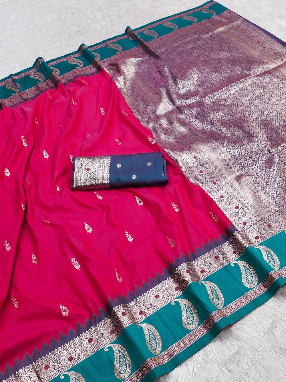 Beautiful Dark Pink Pure Zari Weaving Banarasi Silk Saree With Fragrant Blouse Piece