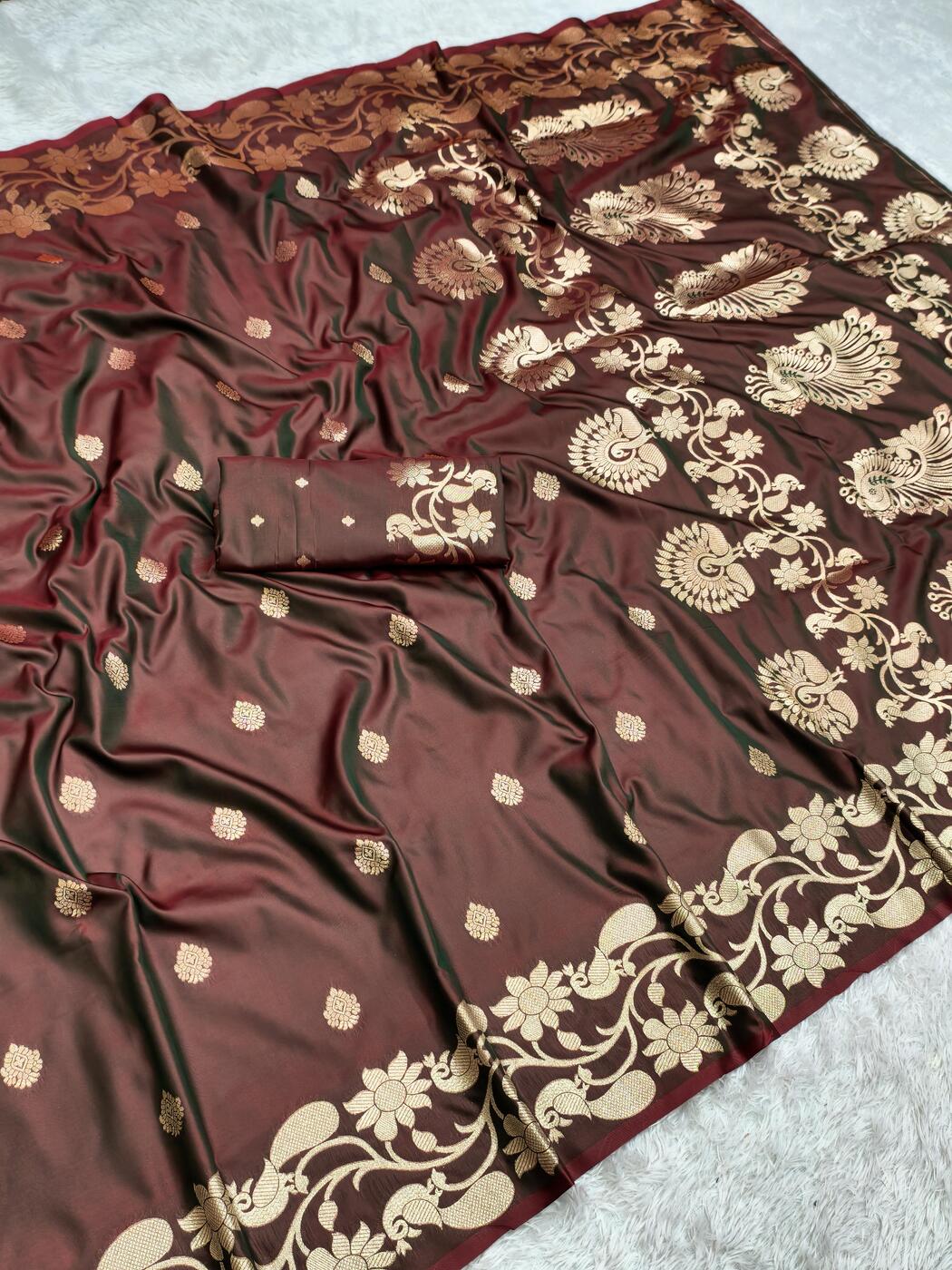 Lissome Brown Pure Zari Weaving Banarasi Silk Saree With Hypnotic Blouse Piece