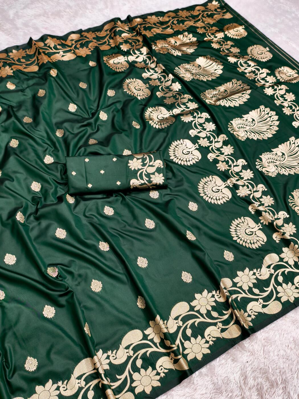 Desiring Dark Green Pure Zari Weaving Banarasi Silk Saree With Seraphic Blouse Piece