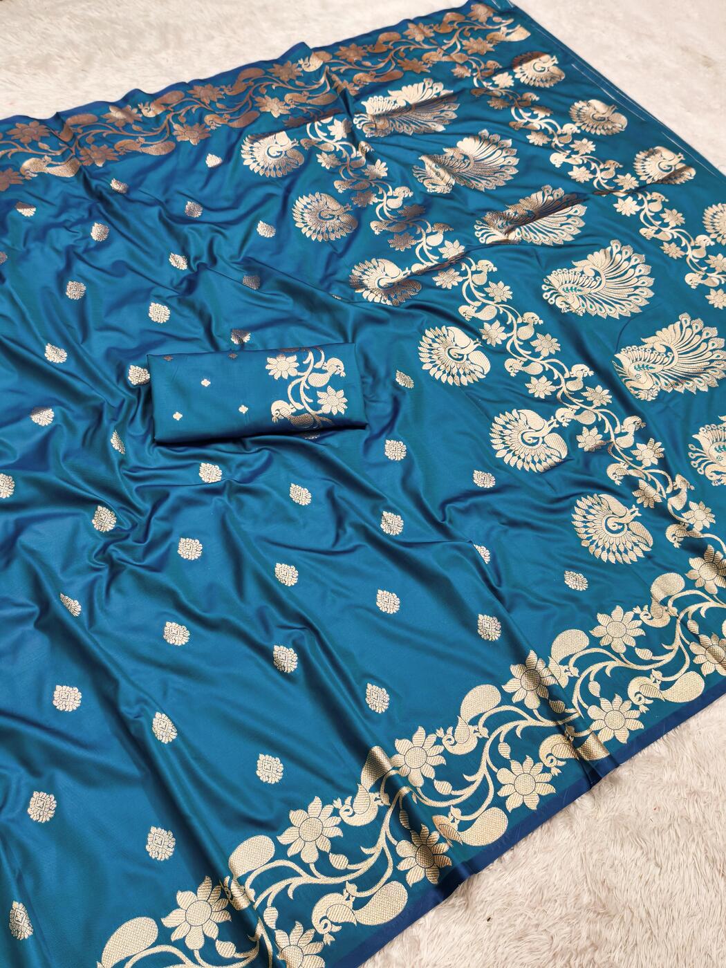 Adoring Firozi Pure Zari Weaving Banarasi Silk Saree With Sumptuous Blouse Piece