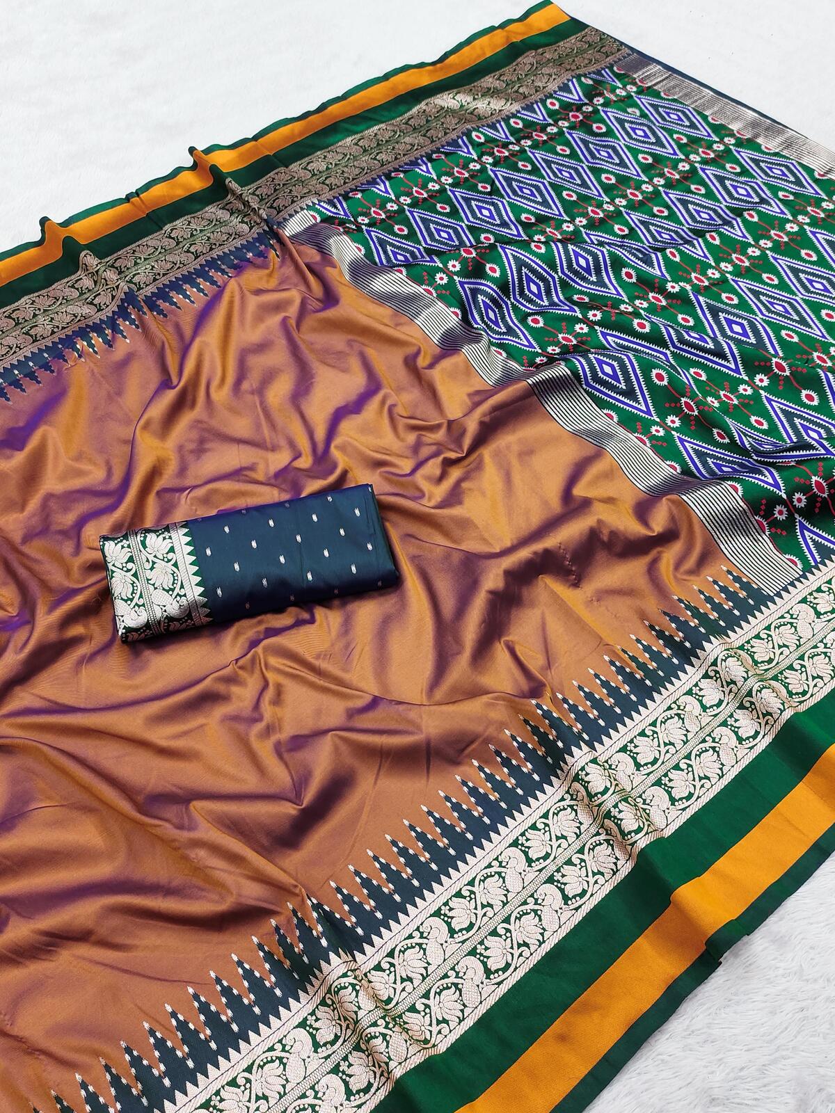 Luminous Brown Pure Zari Weaving Banarasi Silk Saree With Serendipity Blouse Piece
