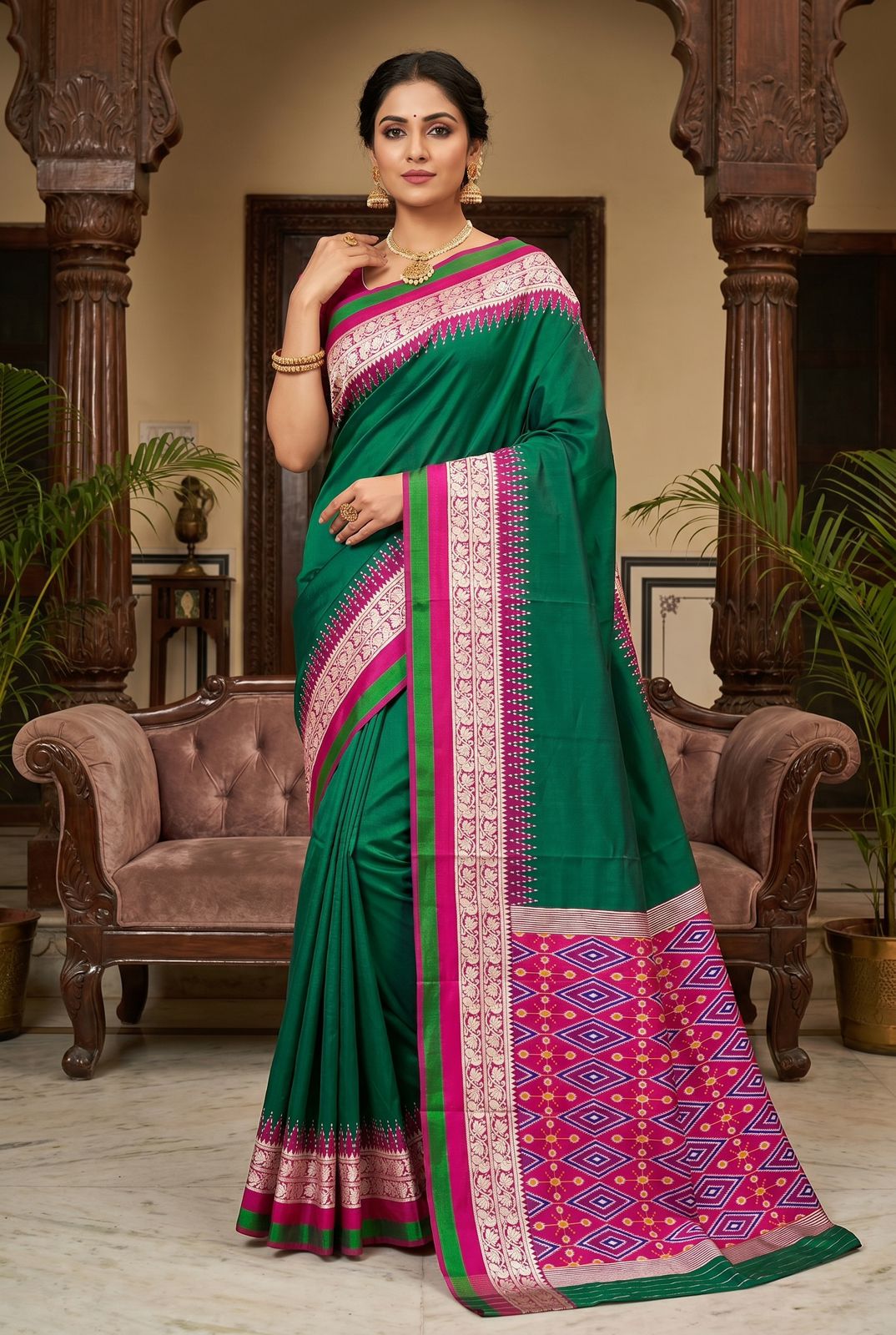 Posh Dark Green Pure Zari Weaving Banarasi Silk Saree With Smashing Blouse Piece