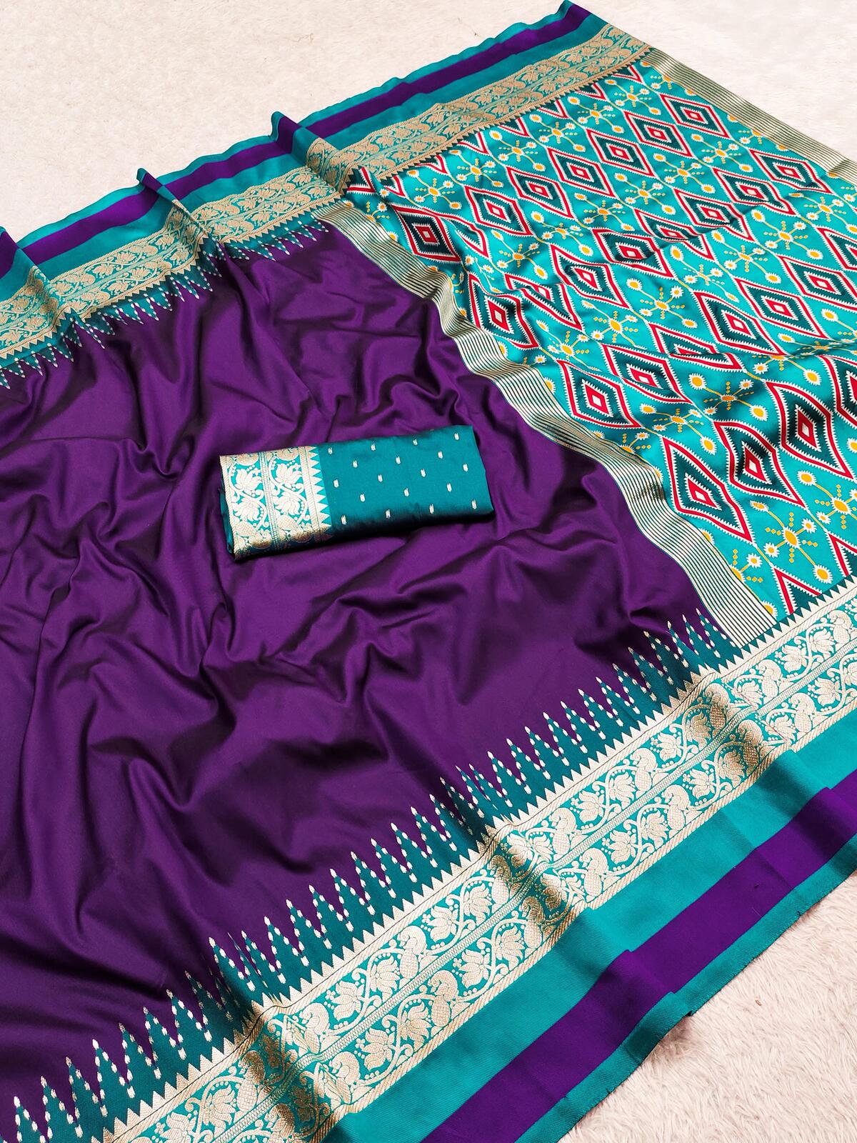 Lassitude Purple Pure Zari Weaving Banarasi Silk Saree With Stunning Blouse Piece