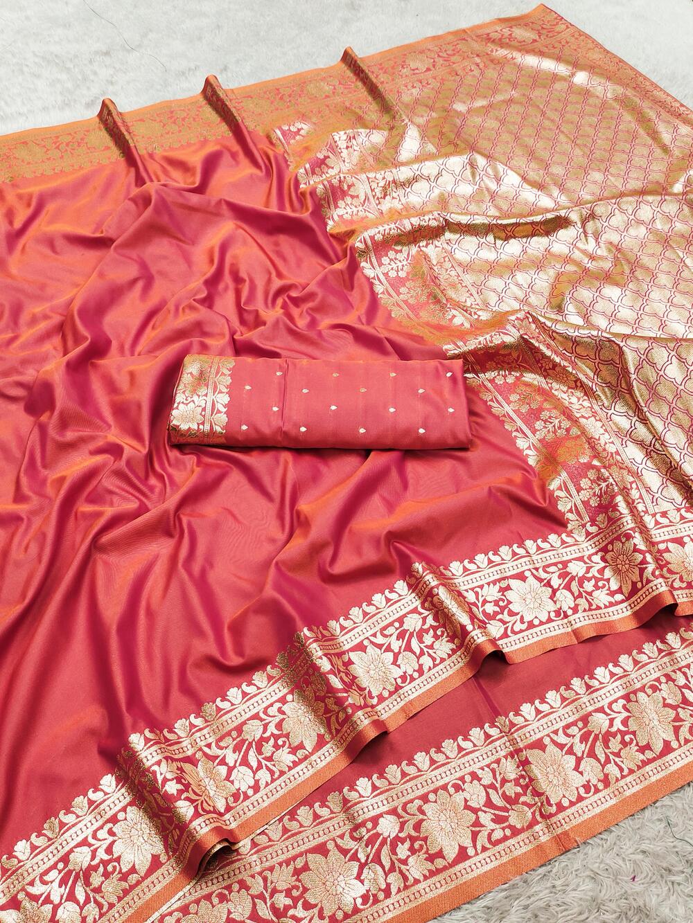 Dalliance Pink Pure Zari Weaving Banarasi Silk Saree With Eclat Blouse Piece