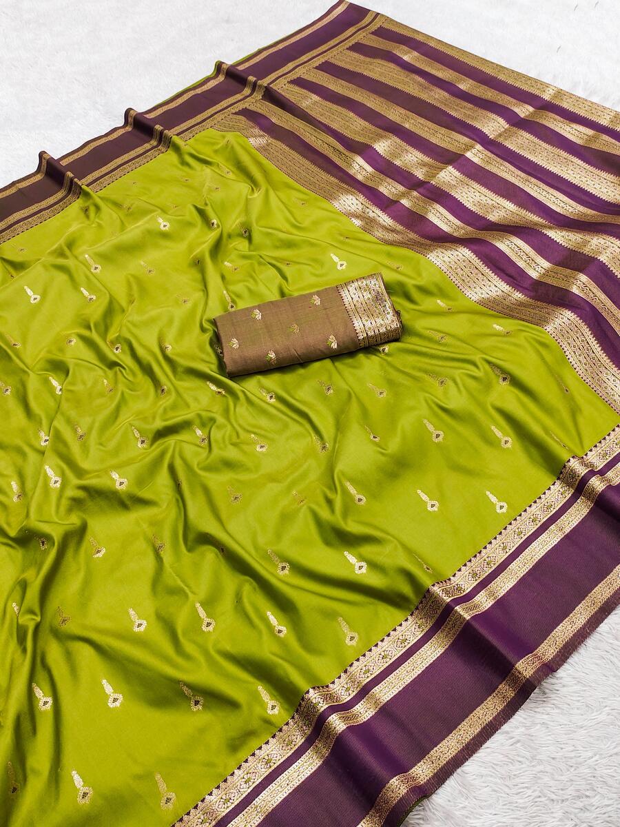 Glowing Green Pure Zari Weaving Banarasi Silk Saree With Ineffable Blouse Piece