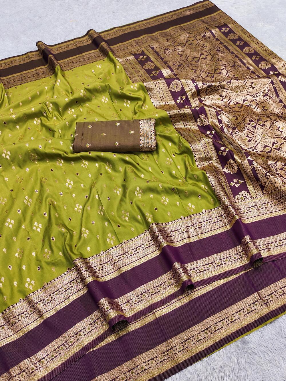 Seraglio Green Pure Zari Weaving Banarasi Silk Saree With Groovy Blouse Piece