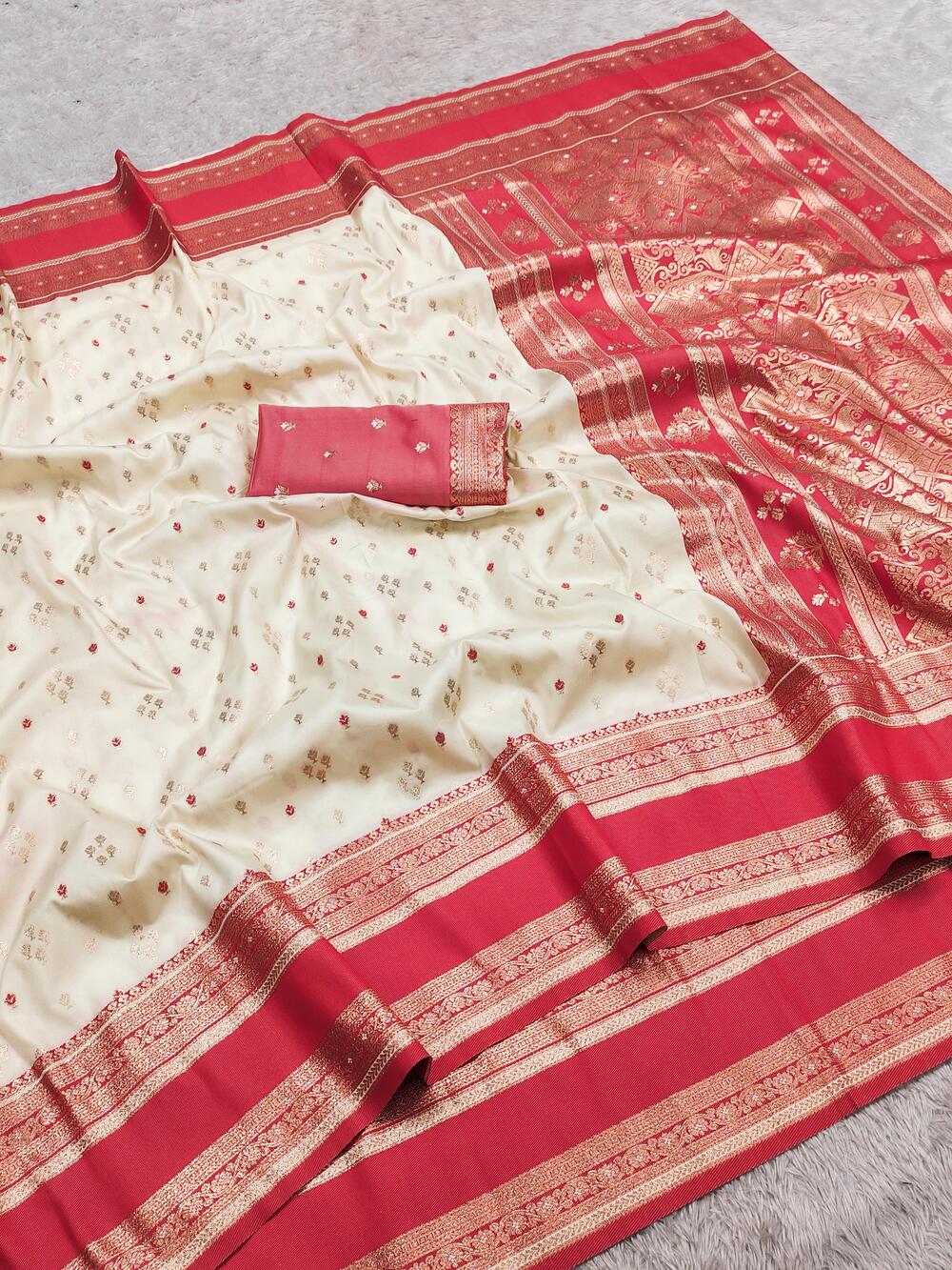 Breathtaking Off White Pure Zari Weaving Banarasi Silk Saree With Gossamer Blouse Piece
