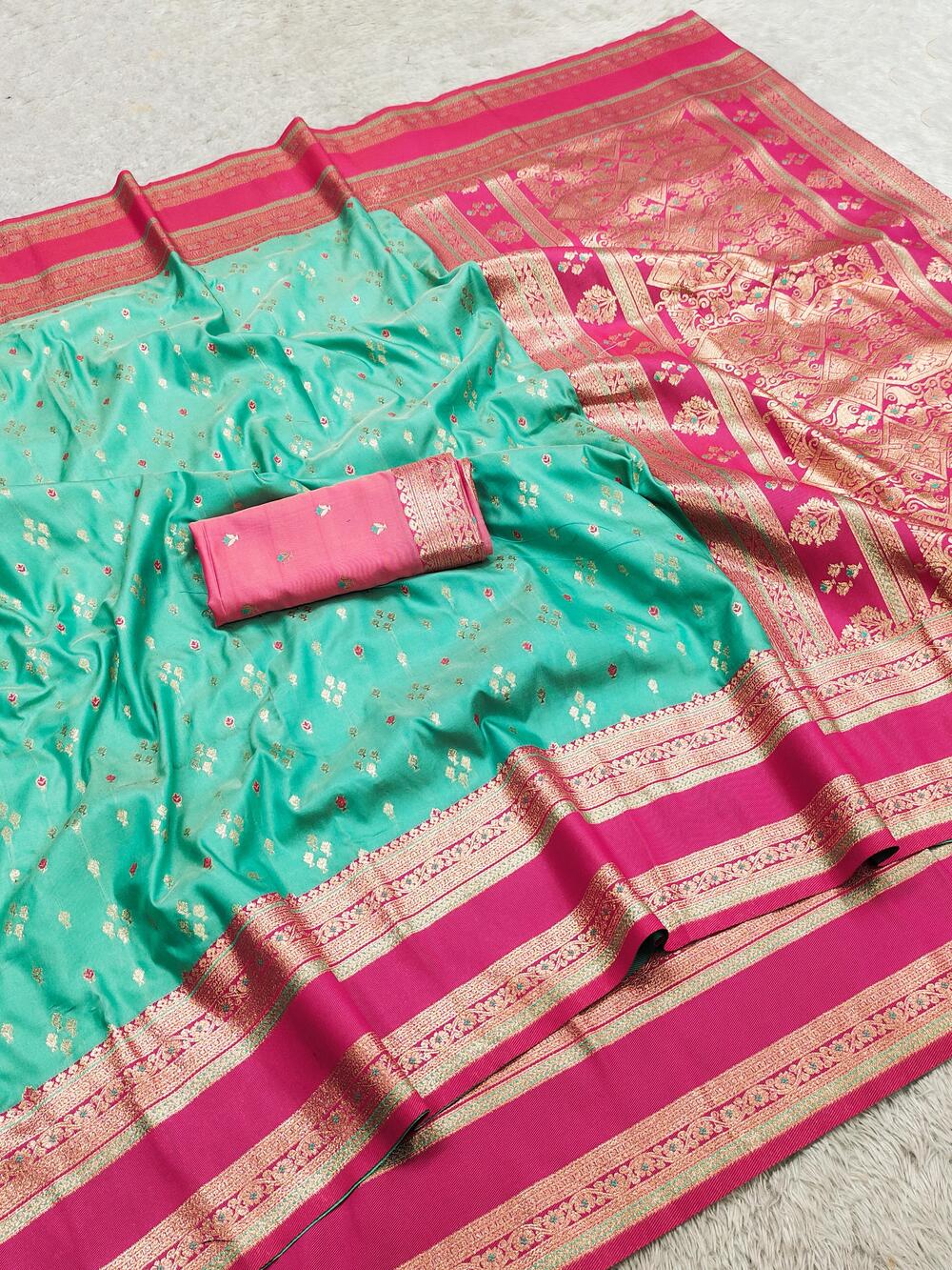 Efflorescence Sea Green Pure Zari Weaving Banarasi Silk Saree With Sophisticated Blouse Piece