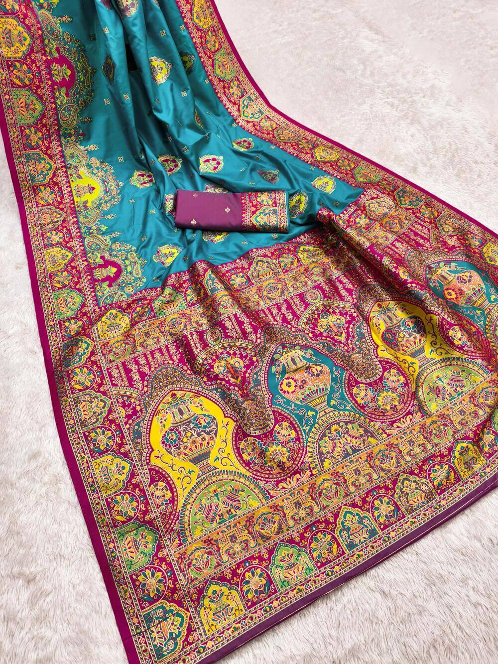 Vivacious Firozi Pashmina Saree With Snazzy Blouse Piece