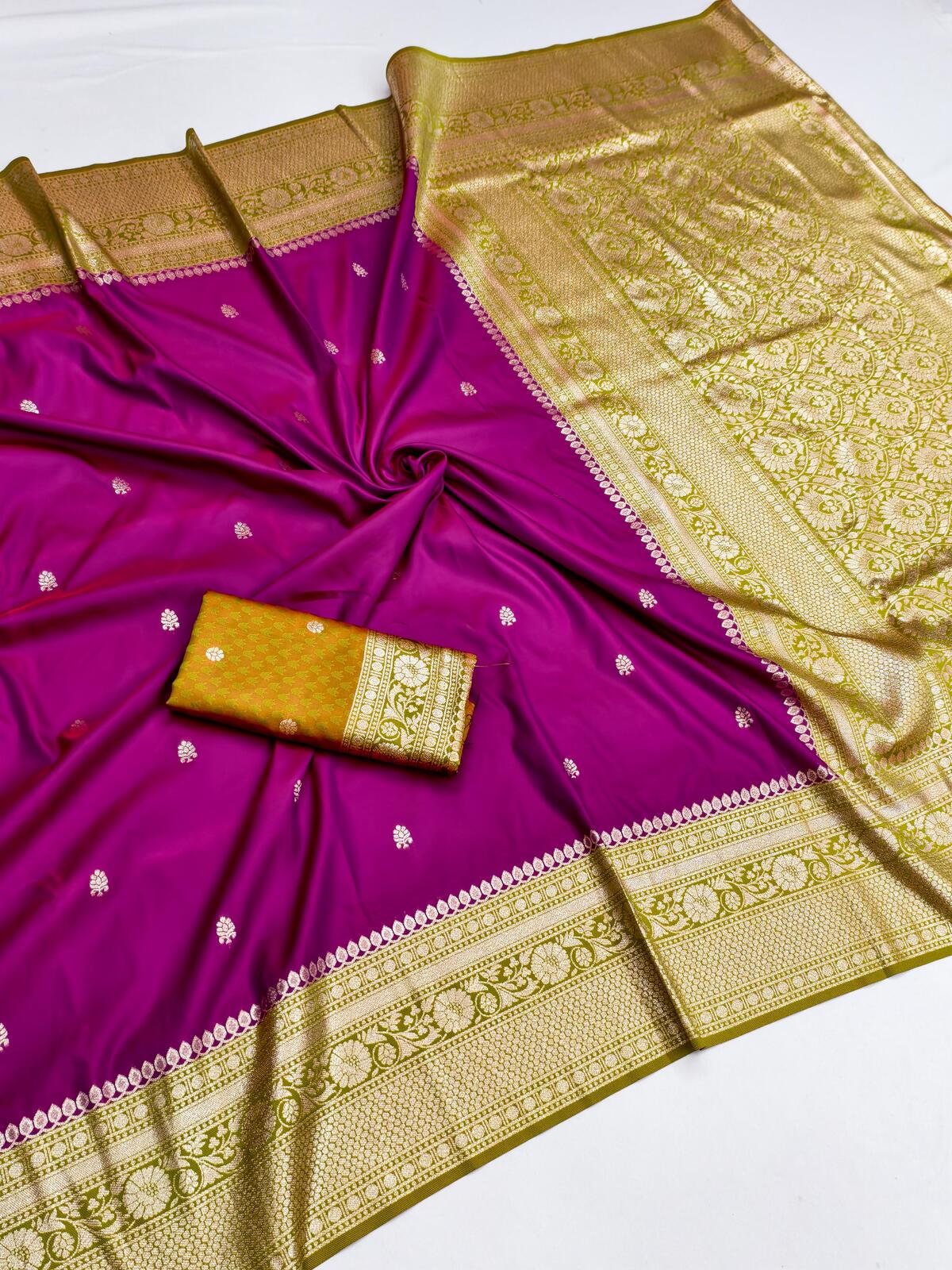 Alluring Purple Pure Zari Weaving Banarasi Silk Saree With Propinquity Blouse Piece