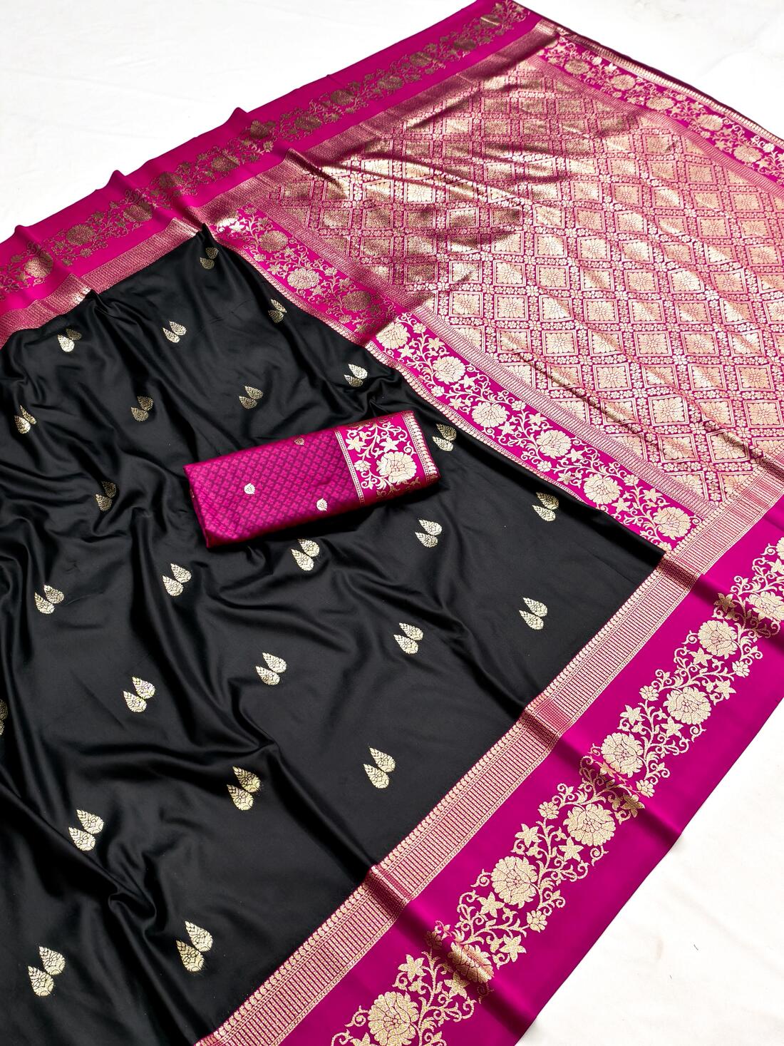 Piquant Black Pure Zari Weaving Banarasi Silk Saree With Desultory Blouse Piece