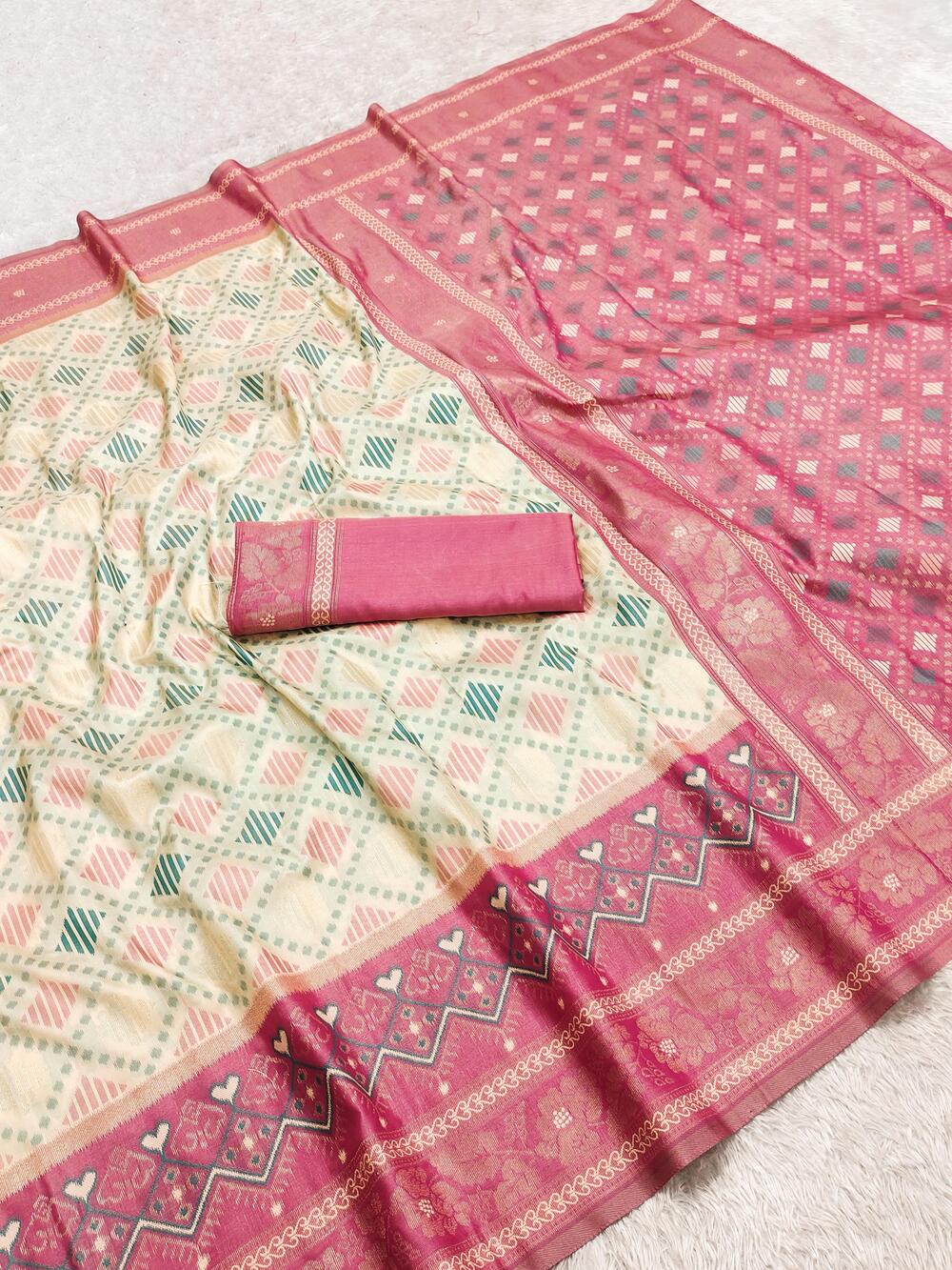 Incomparable Beige Pure Zari Weaving Banarasi Silk Saree With Exceptional Blouse Piece