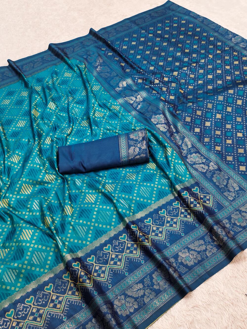 Beleaguer Firozi Pure Zari Weaving Banarasi Silk Saree With Staring Blouse Piece
