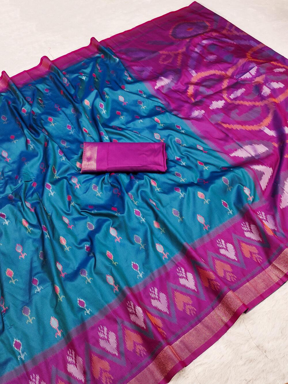 Intricate Blue Pure Zari Weaving Banarasi Silk Saree With Appealing Blouse Piece