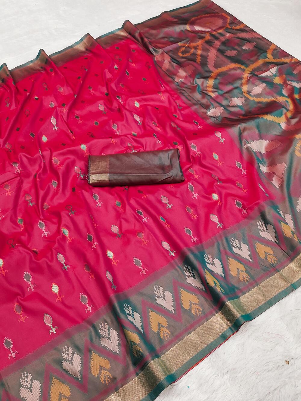Effulgent Dark Pink Pure Zari Weaving Banarasi Silk Saree With Scrumptious Blouse Piece