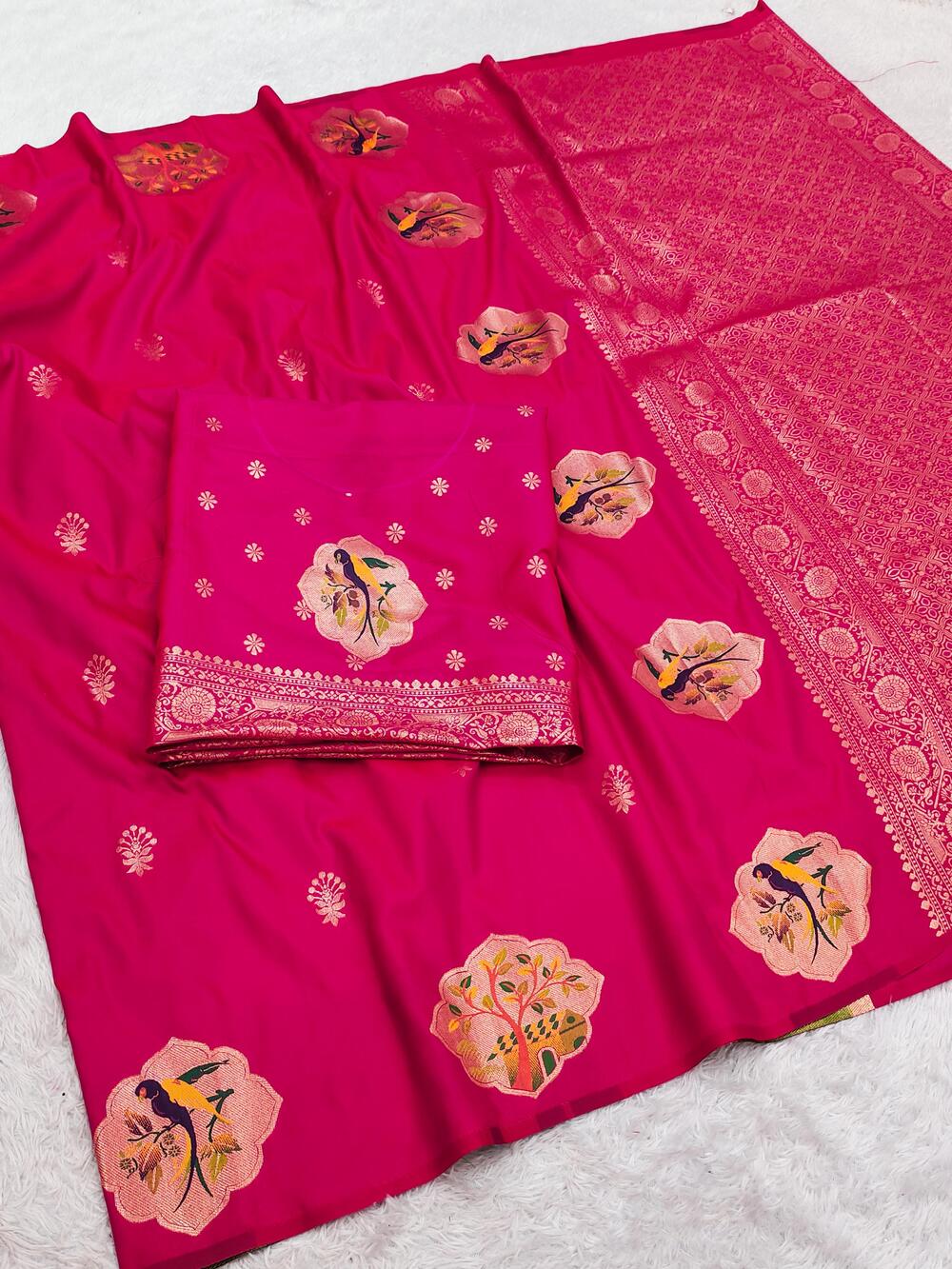 Desultory Dark Pink Pure Zari Weaving Banarasi Silk Saree With Ratatouille Blouse Piece