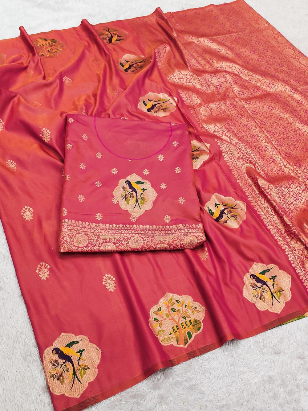 Resonant Pink Pure Zari Weaving Banarasi Silk Saree With Enthralling Blouse Piece