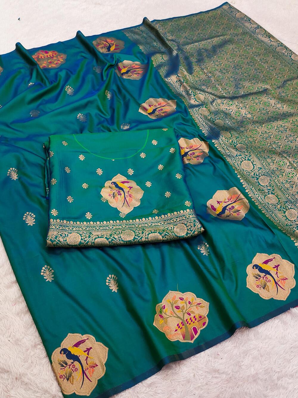 Glorious Rama Pure Zari Weaving Banarasi Silk Saree With Glamorous Blouse Piece