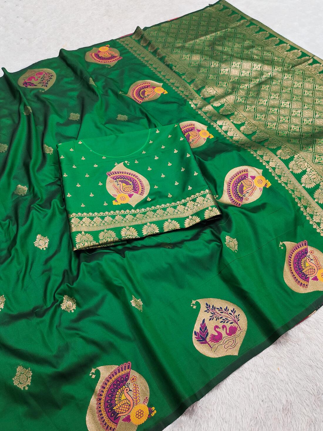 Nemesis Dark Green Pure Zari Weaving Banarasi Silk Saree With Desuetude Blouse Piece
