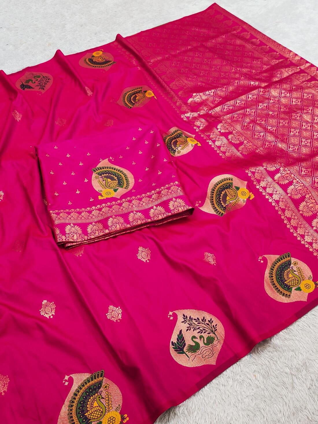 Surreptitious Dark Pink Pure Zari Weaving Banarasi Silk Saree With Comely Blouse Piece