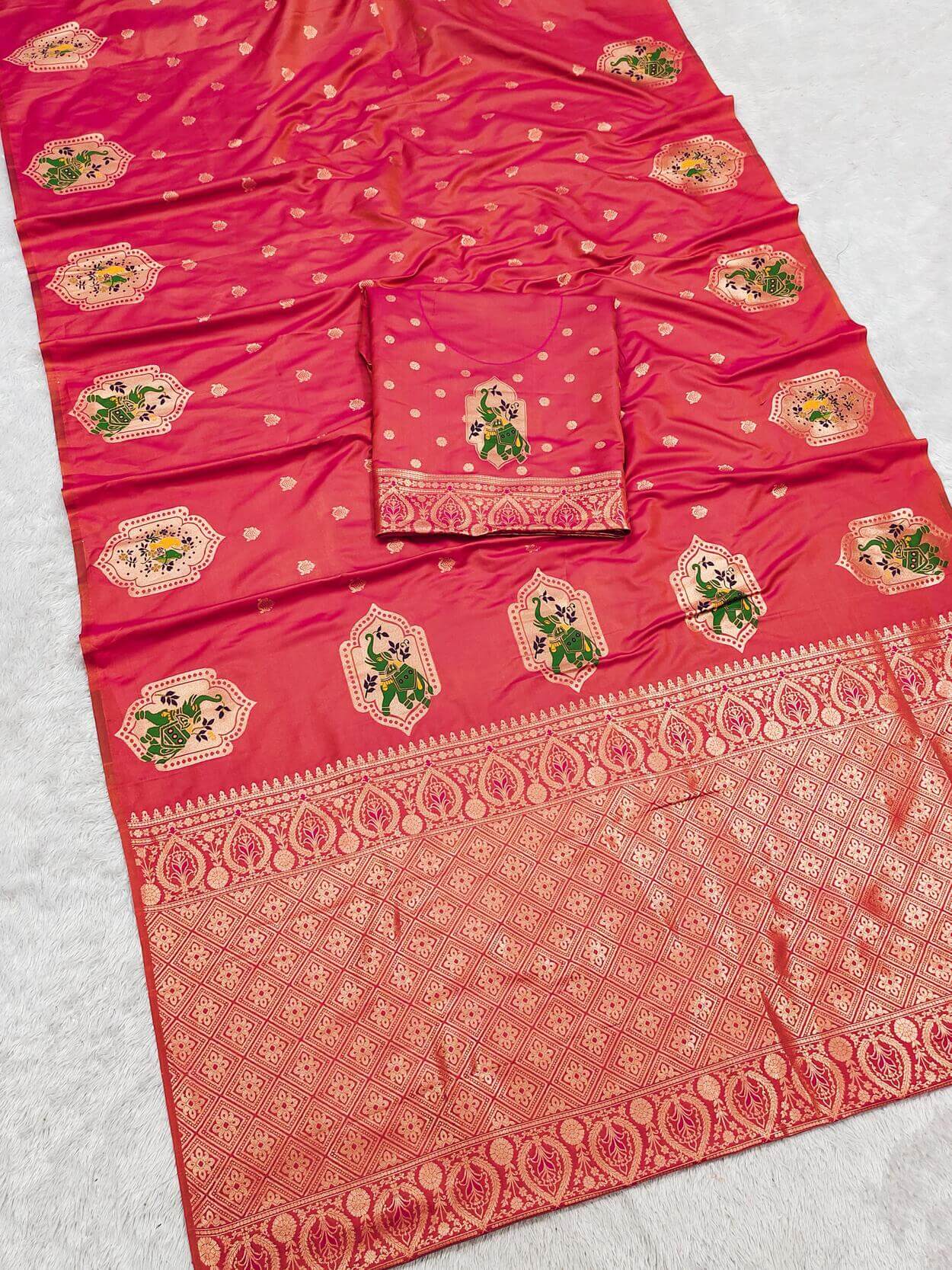Refreshing Pink Pure Zari Weaving Banarasi Silk Saree With Jazzy Blouse Piece