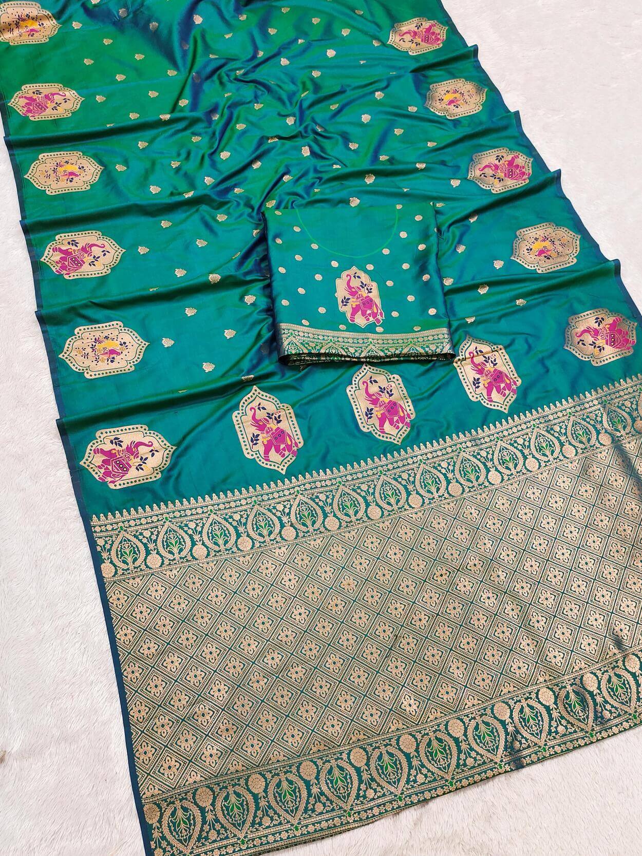 Amazing Rama Pure Zari Weaving Banarasi Silk Saree With Tantalizing Blouse Piece