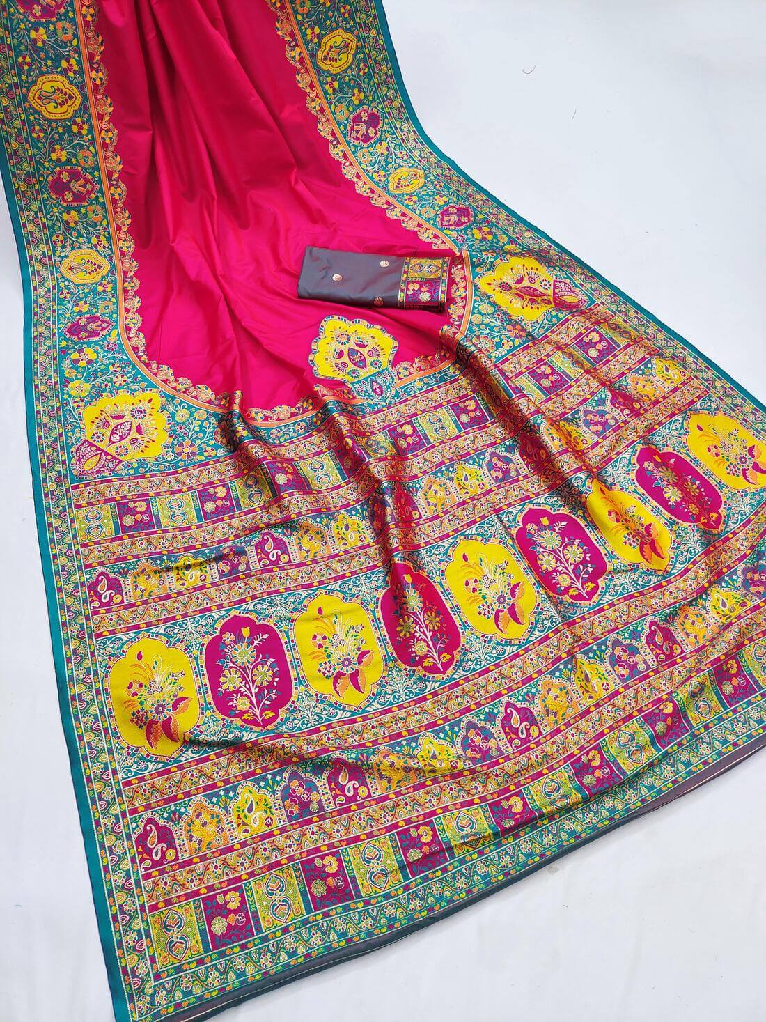 Mellifluous Dark Pink Pashmina Silk Saree With Ailurophile Blouse Piece