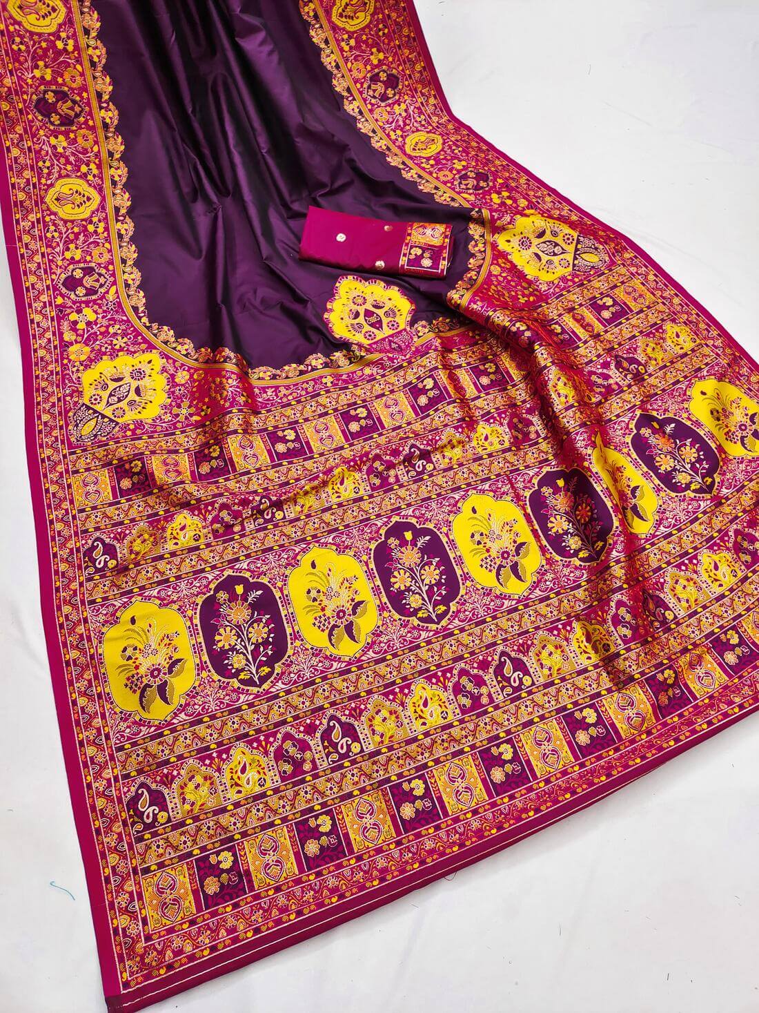Energetic Purple Pashmina Silk Saree With Demure Blouse Piece