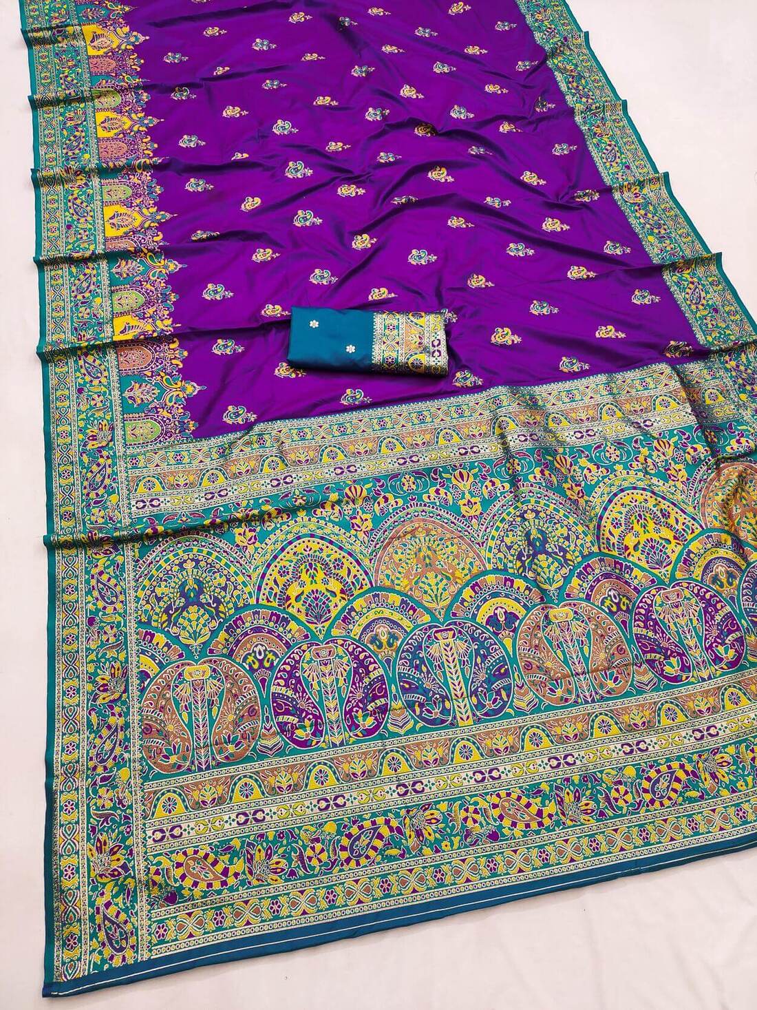 Outstanding Purple Pashmina Silk Saree With Ebullience Blouse Piece