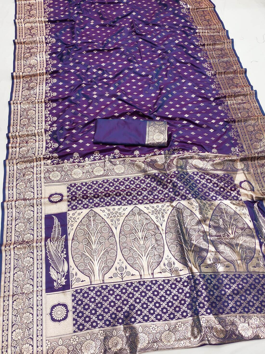 Alluring Purple Soft Banarasi Silk Saree With Posh Blouse Piece