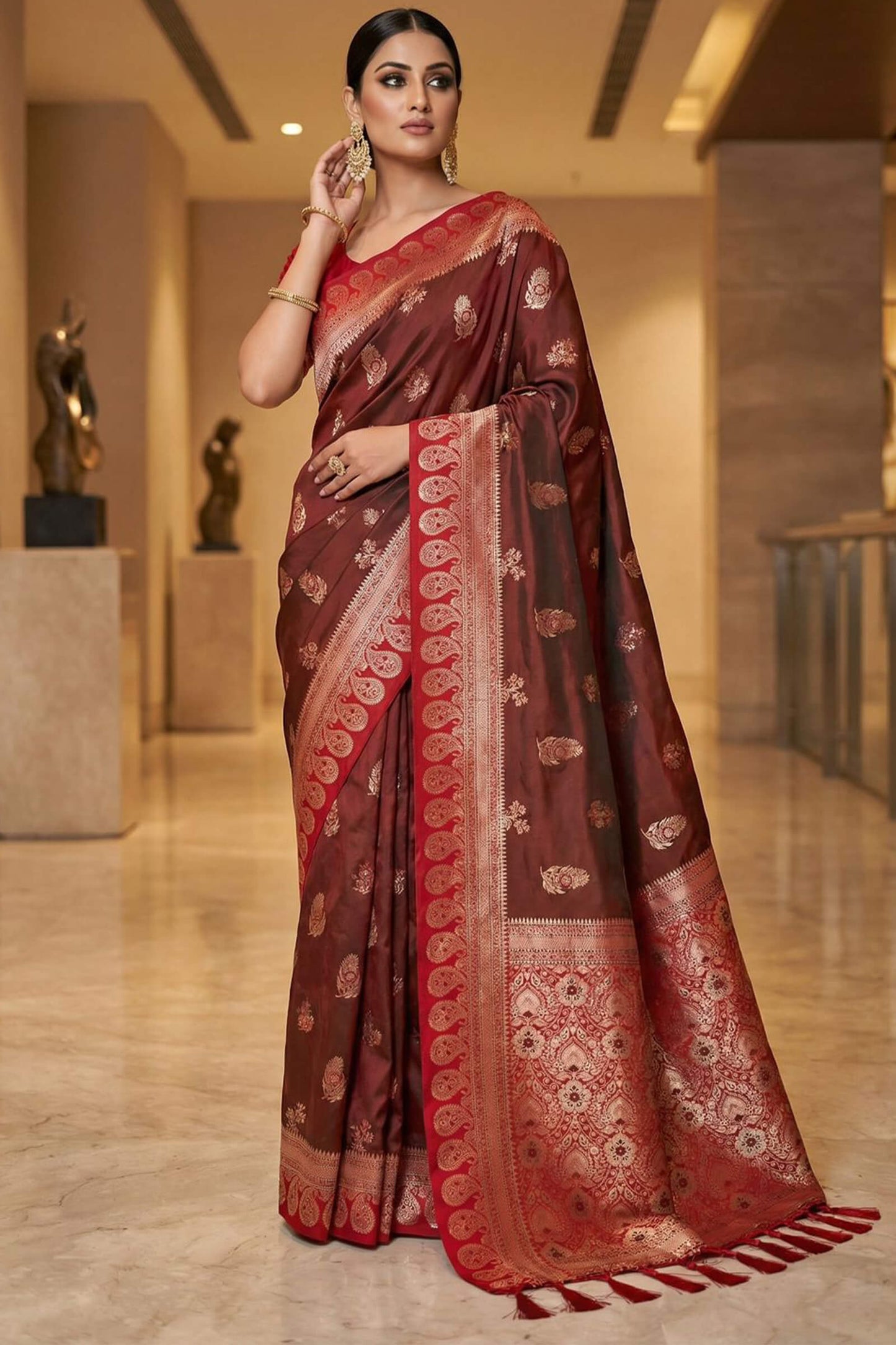 Effulgent Brown Pure Zari Weaving Banarasi Silk Saree With Unequalled Blouse Piece