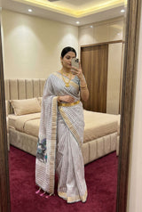 Energetic Grey Linen Silk Saree With Demure Blouse Piece