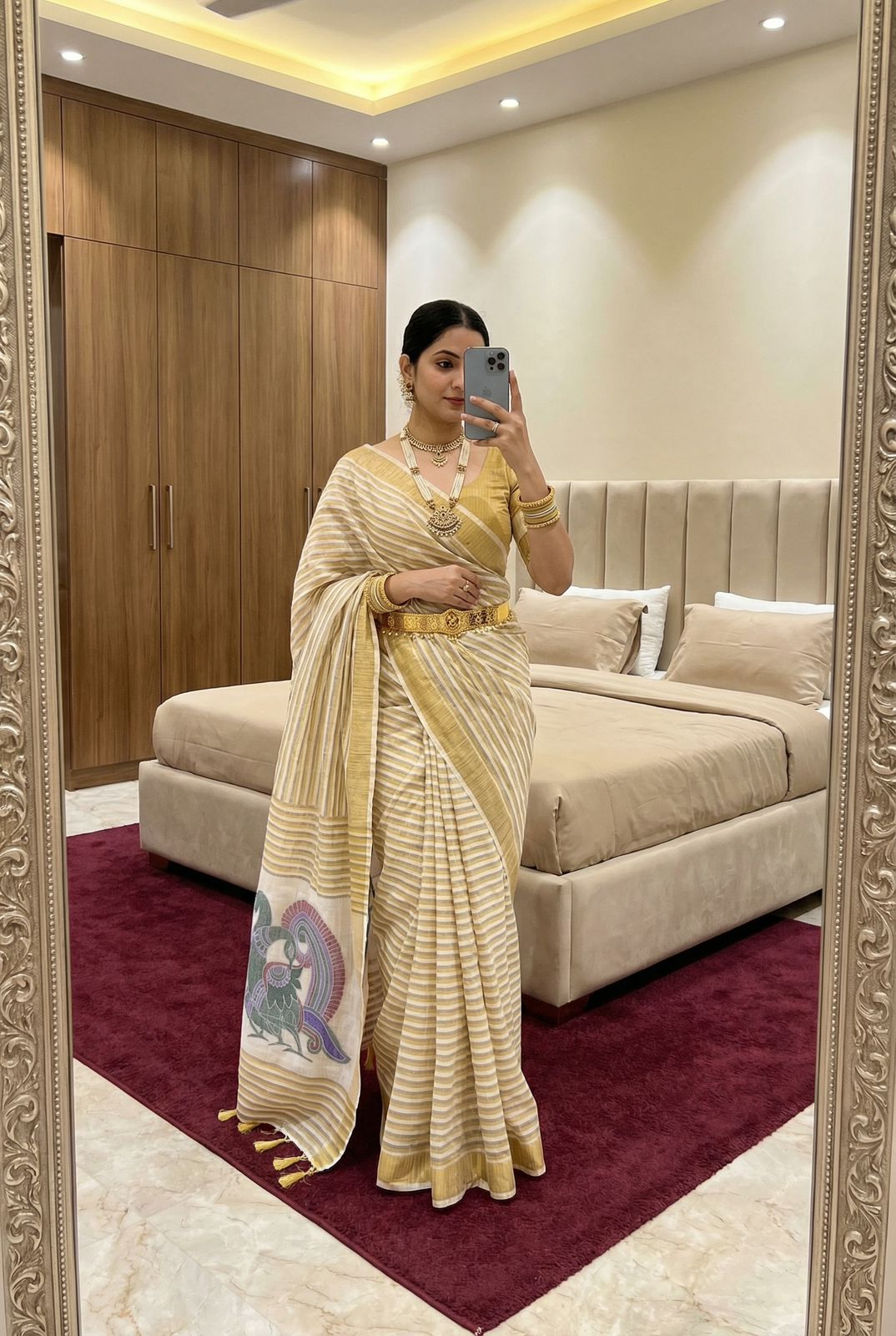 Charismatic Yellow Linen Silk Saree With Redolent Blouse Piece