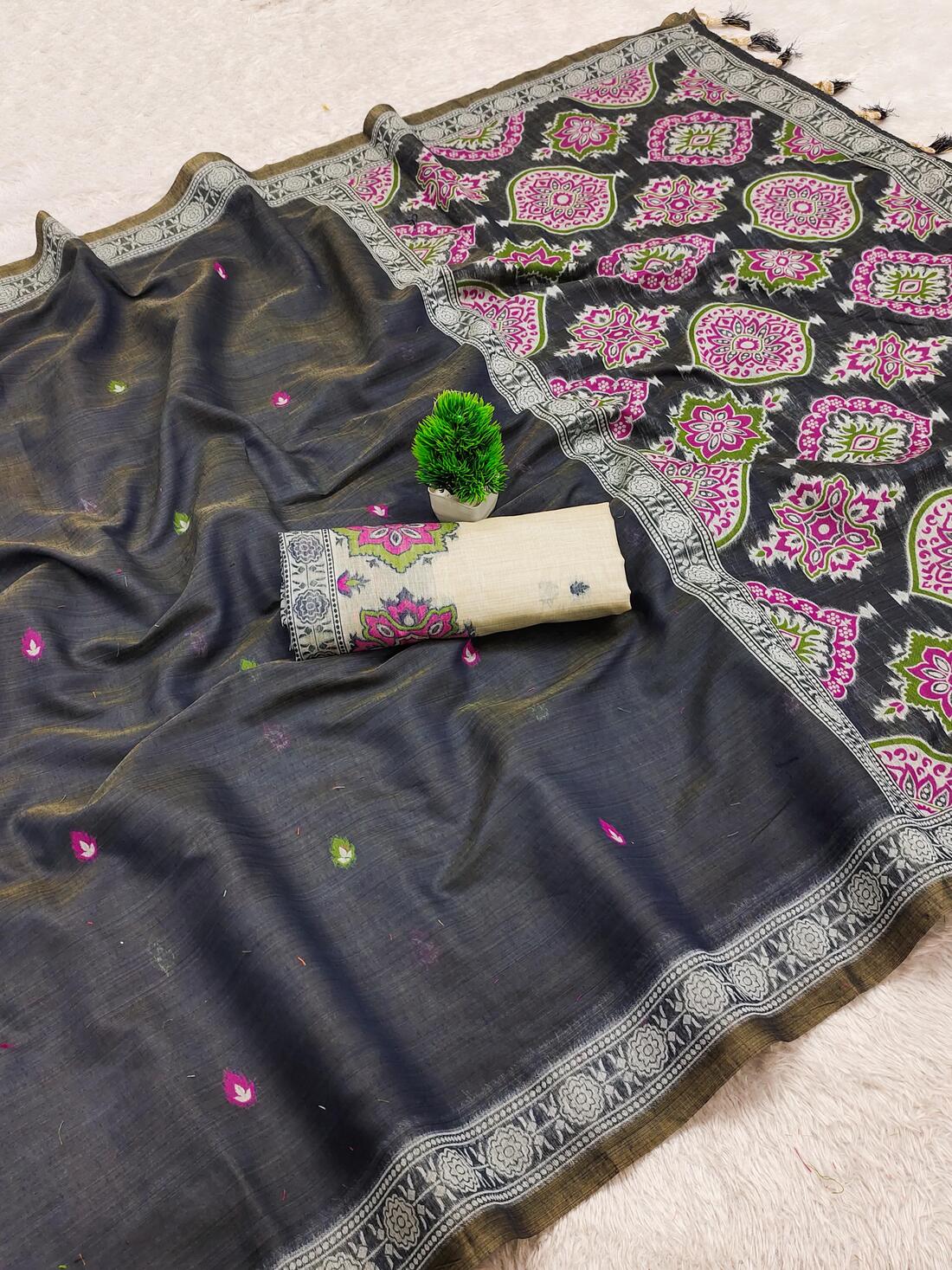 Piquant Black Pure Munga Cotton Silk Saree With Winsome Blouse Piece