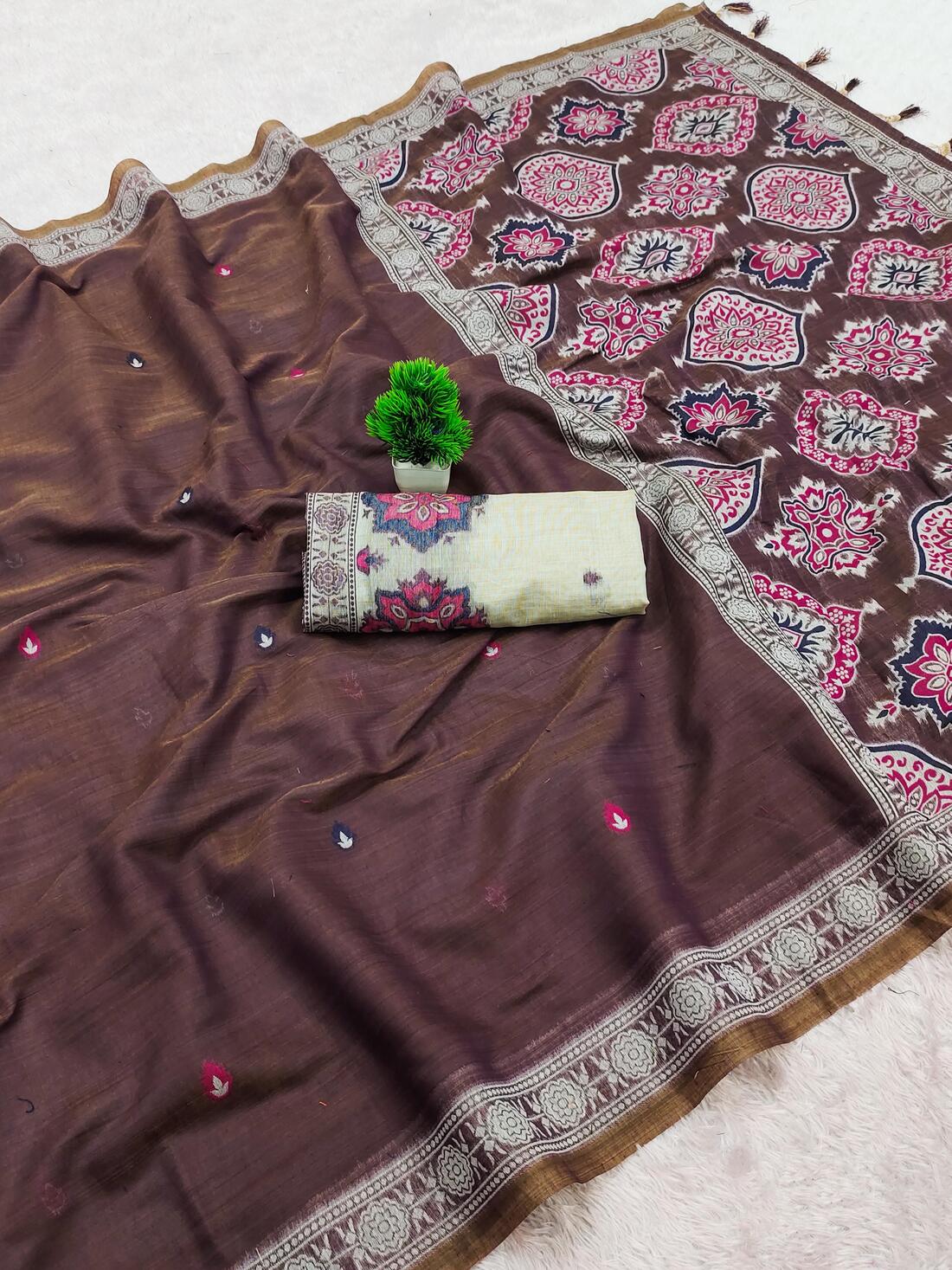 Stunner Wine Pure Munga Cotton Silk Saree With Confounding Blouse Piece