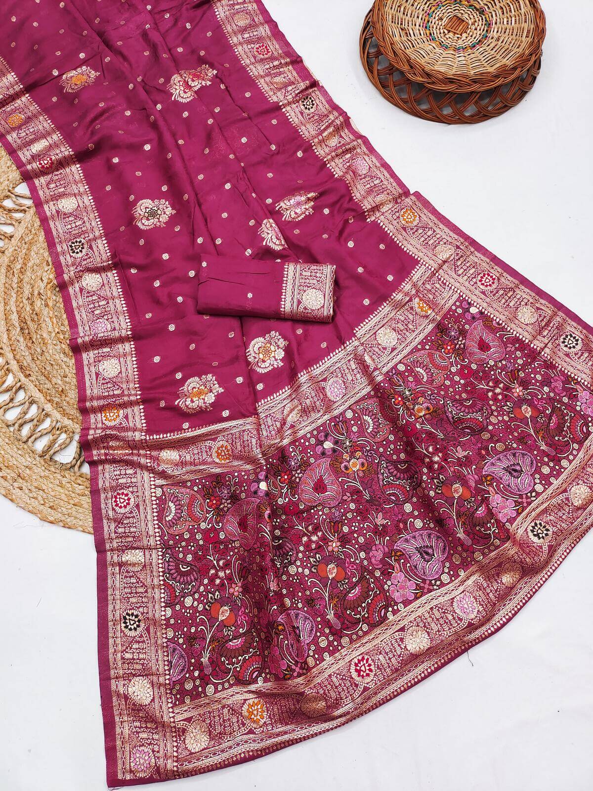 Flamboyant Dark Pink Banarasi Dola Silk Saree With Imaginative Blouse Piece