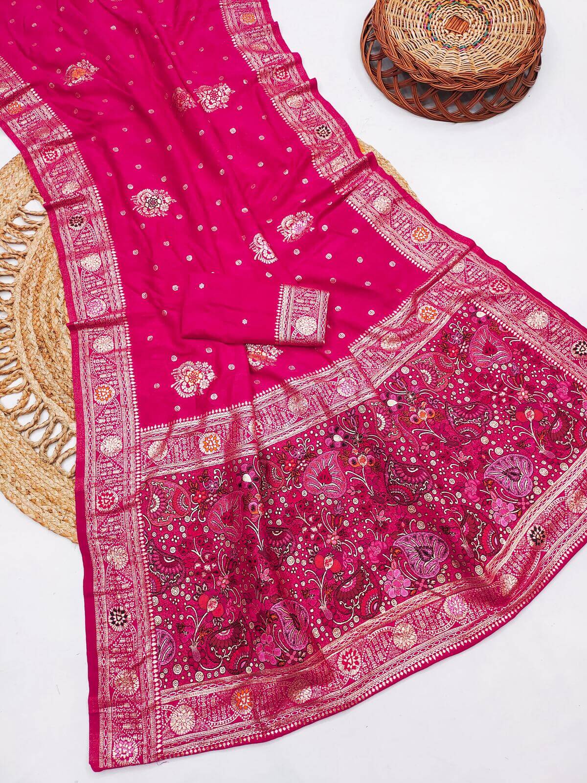 Panoply Magenta Banarasi Dola Silk Saree With Sensational Blouse Piece