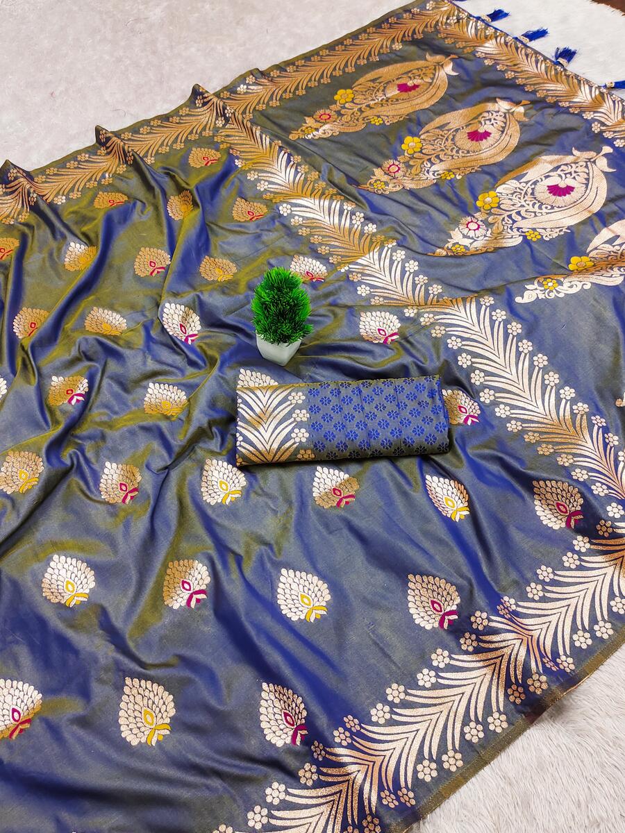 Pleasant Grey Soft Banarasi Silk Saree With Luxuriant Blouse Piece