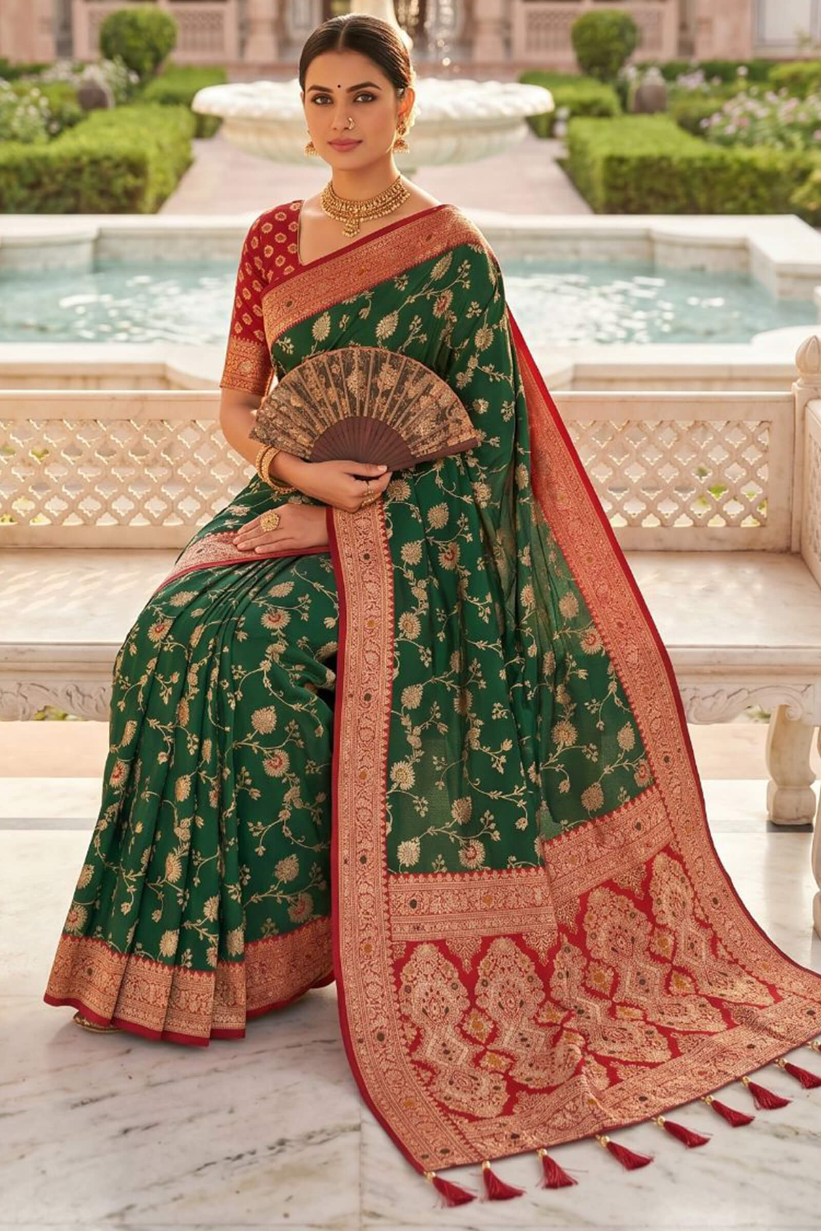 Lustrous Dark Green Pure Zari Weaving Banarasi Silk Saree With Beguiling Blouse Piece