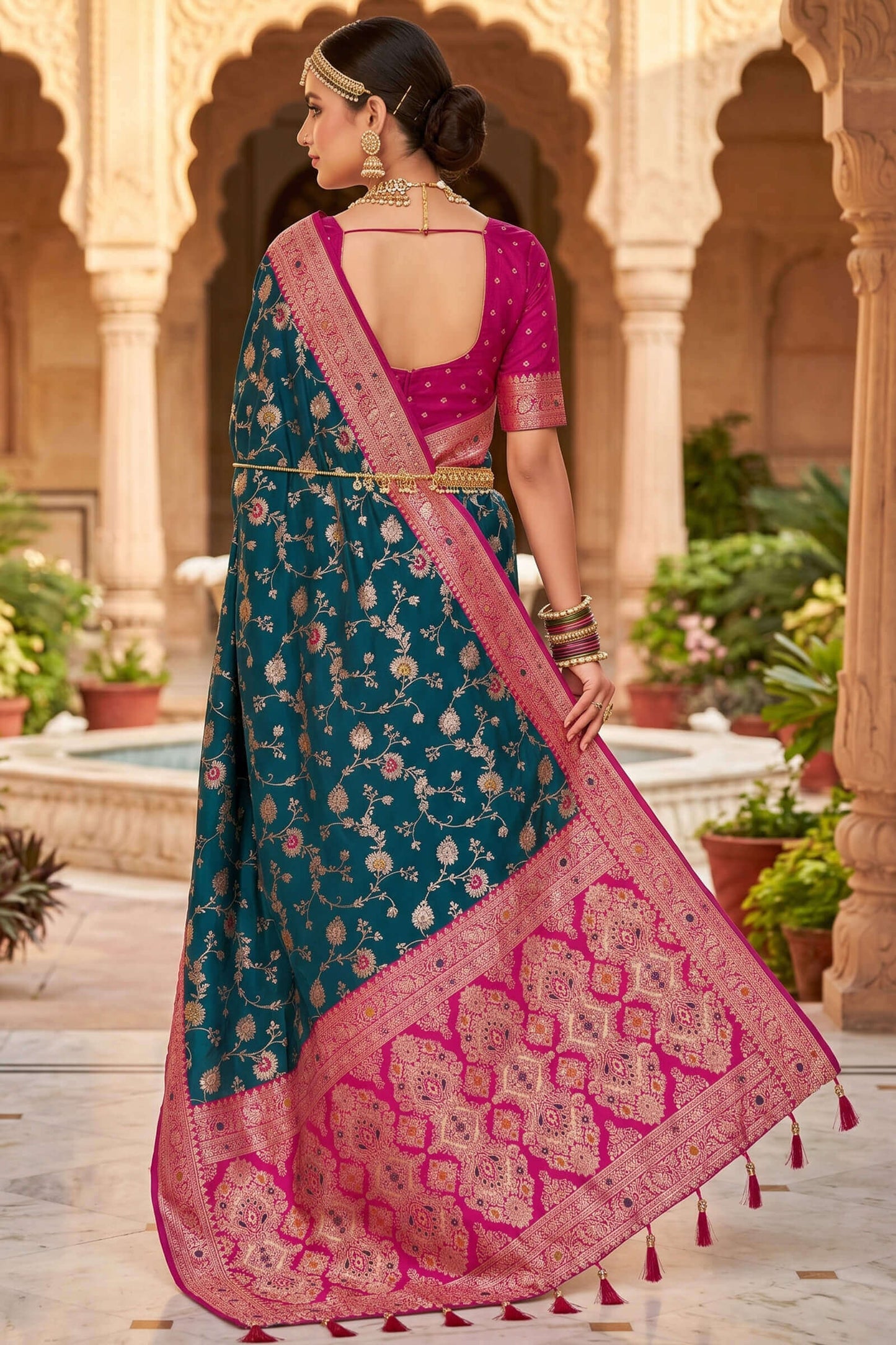 Luminous Rama Pure Zari Weaving Banarasi Silk Saree With Serendipity Blouse Piece